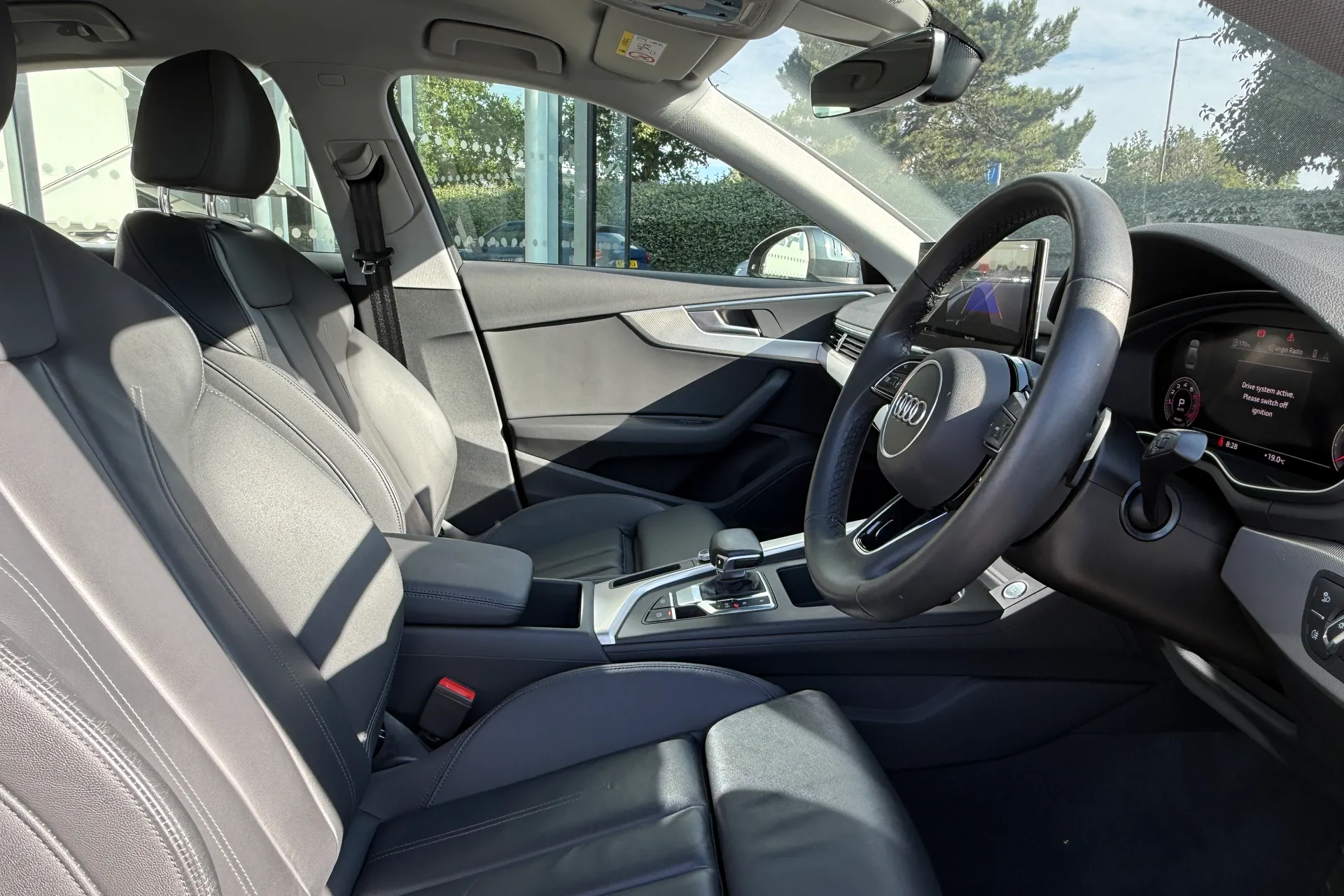 Audi A4 thumbnail image number 22