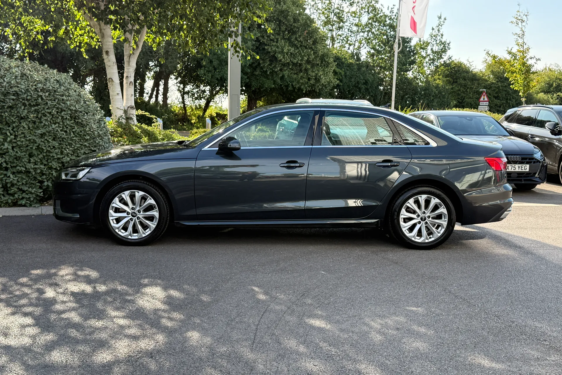 Audi A4 thumbnail image number 17