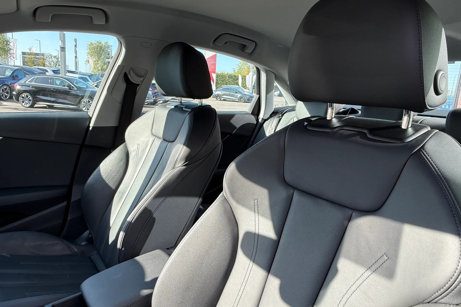 Audi A4 thumbnail image number 26