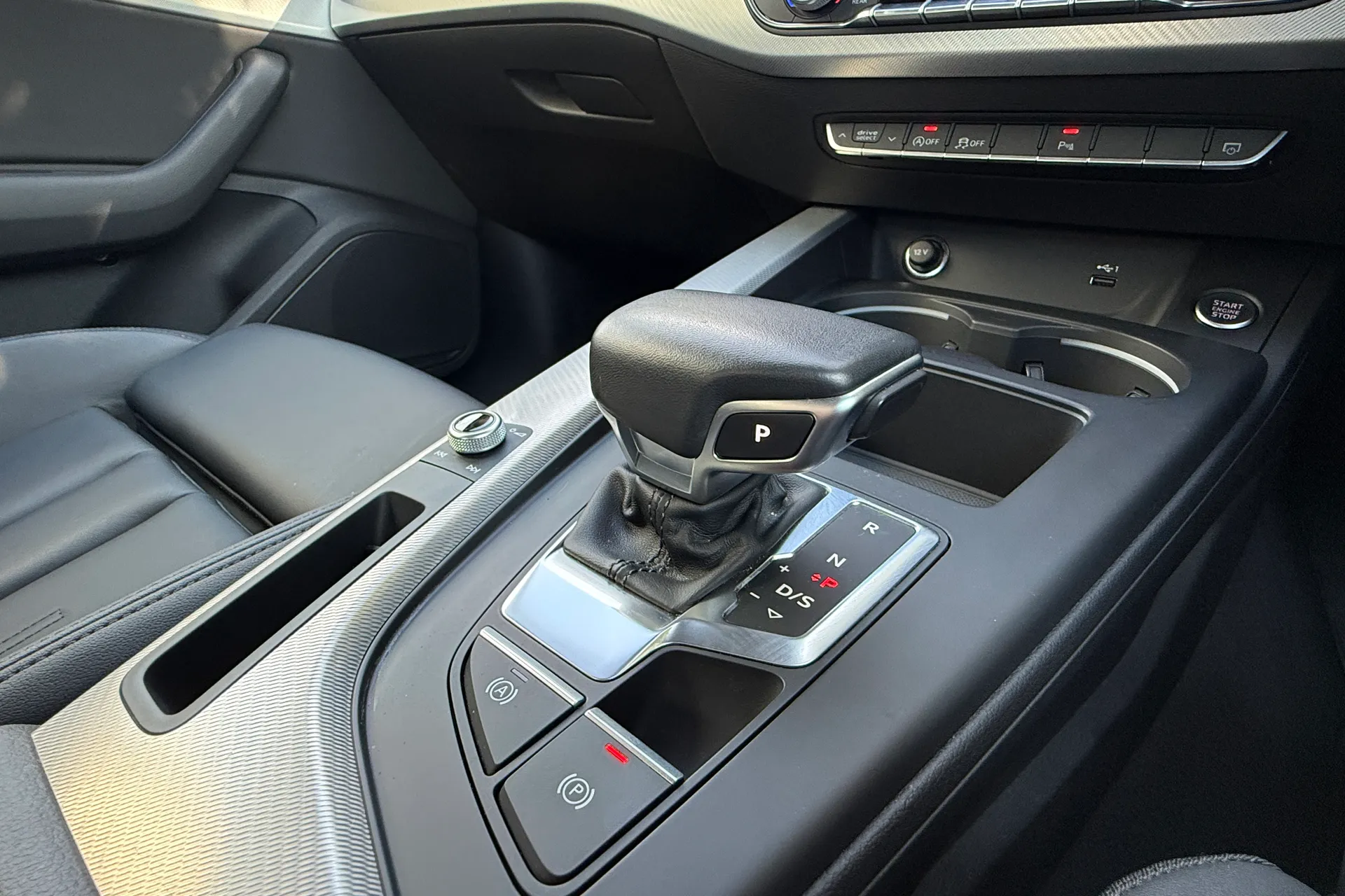 Audi A4 thumbnail image number 16