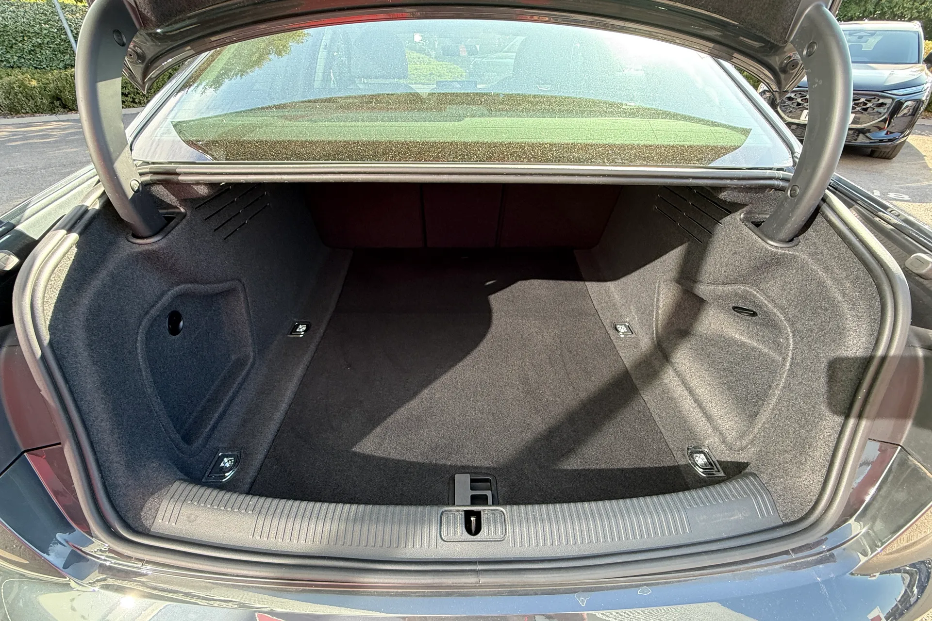 Audi A4 thumbnail image number 32