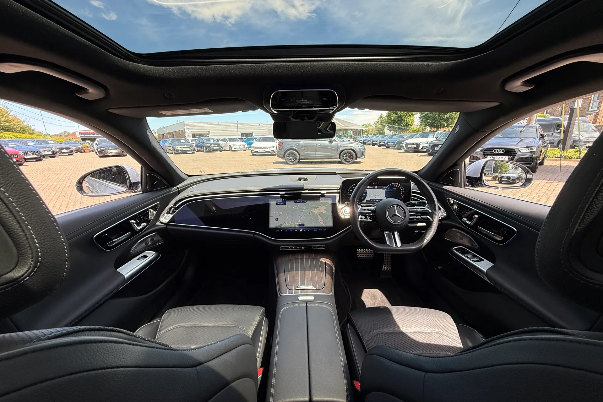 MERCEDES-BENZ E CLASS thumbnail image number 3