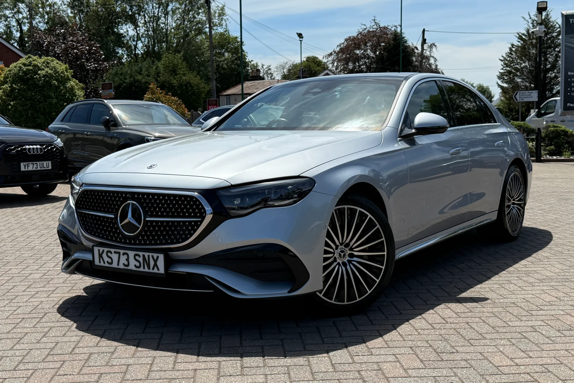 MERCEDES-BENZ E CLASS thumbnail image number 26
