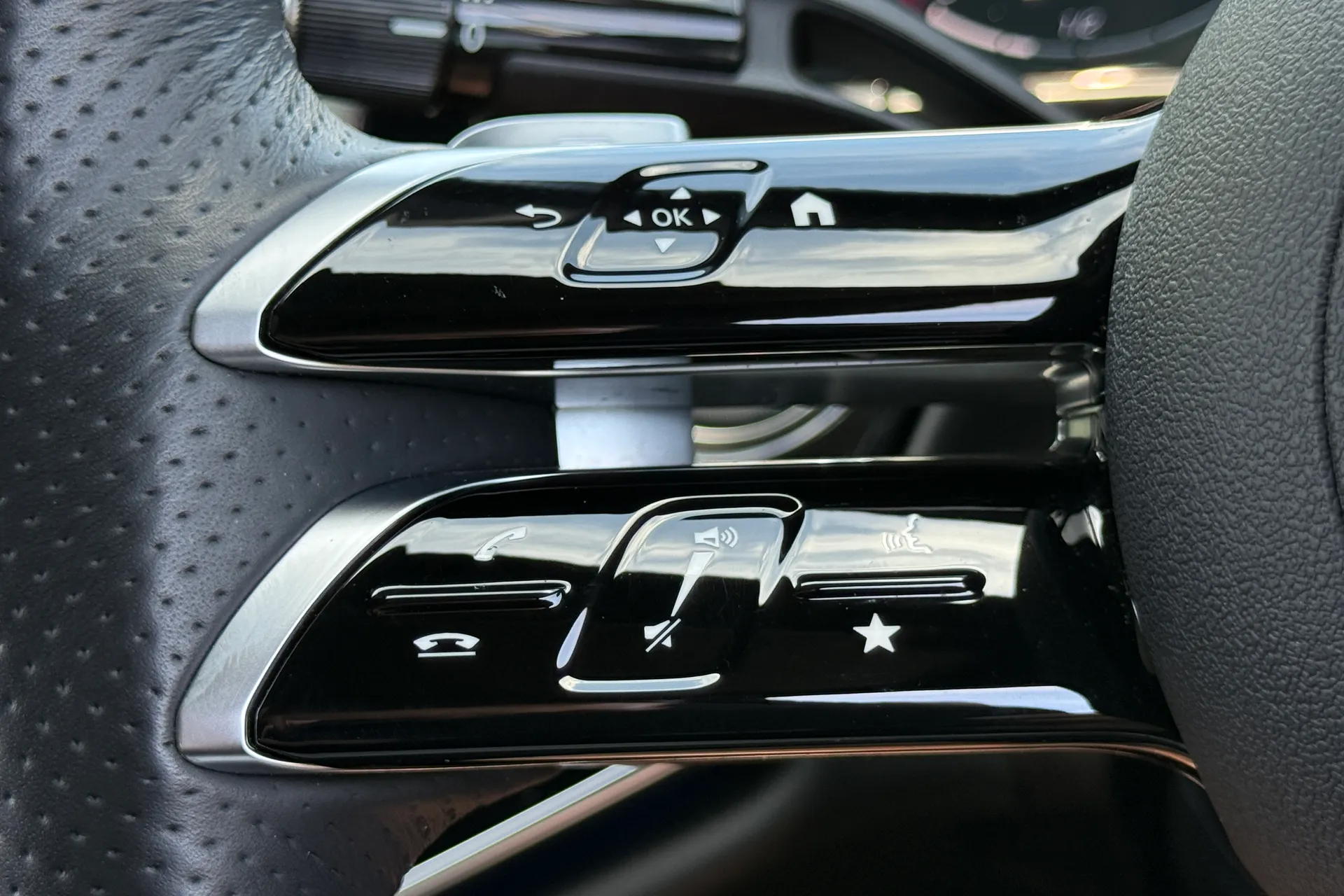 MERCEDES-BENZ E CLASS thumbnail image number 22