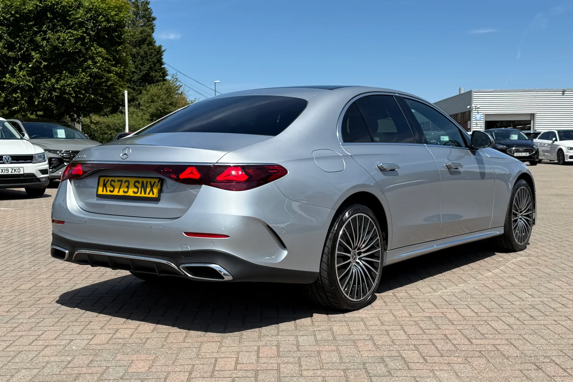MERCEDES-BENZ E CLASS thumbnail image number 35