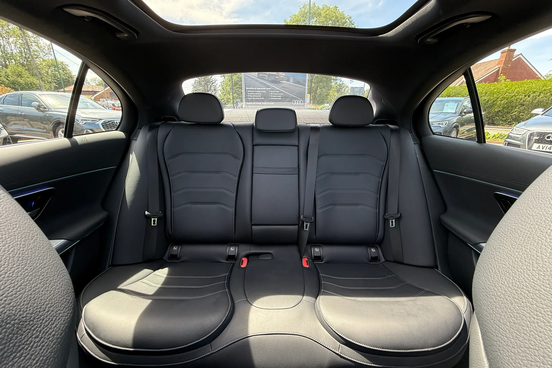 MERCEDES-BENZ E CLASS thumbnail image number 8
