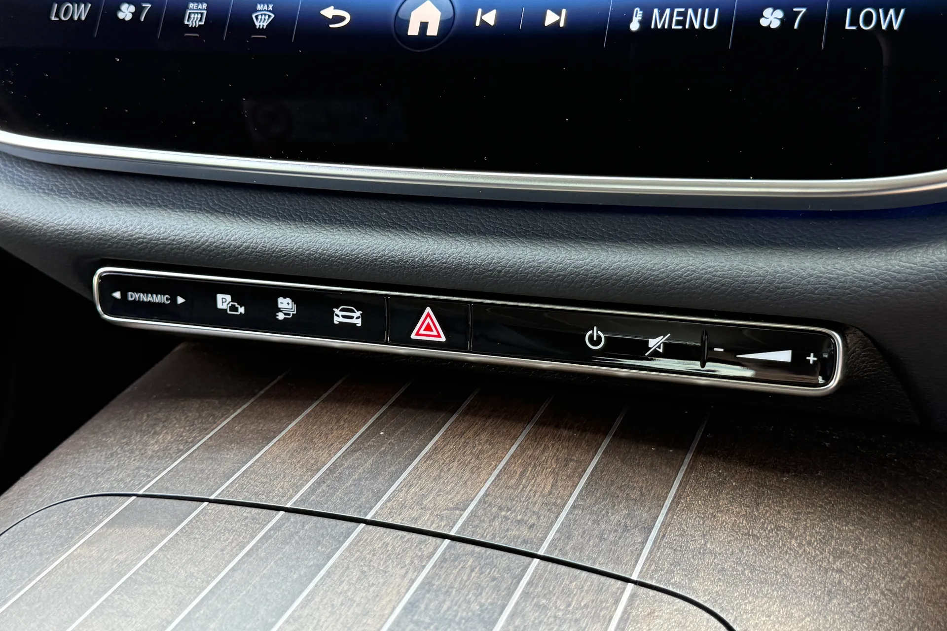 MERCEDES-BENZ E CLASS thumbnail image number 17