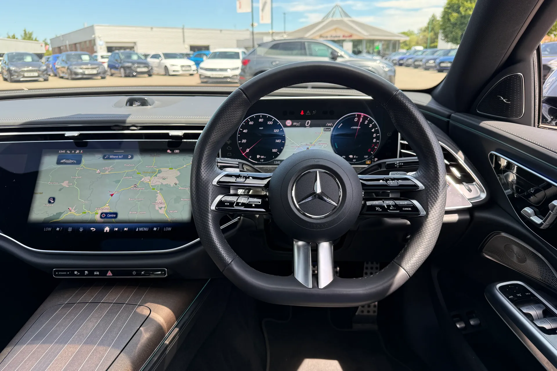 MERCEDES-BENZ E CLASS thumbnail image number 6
