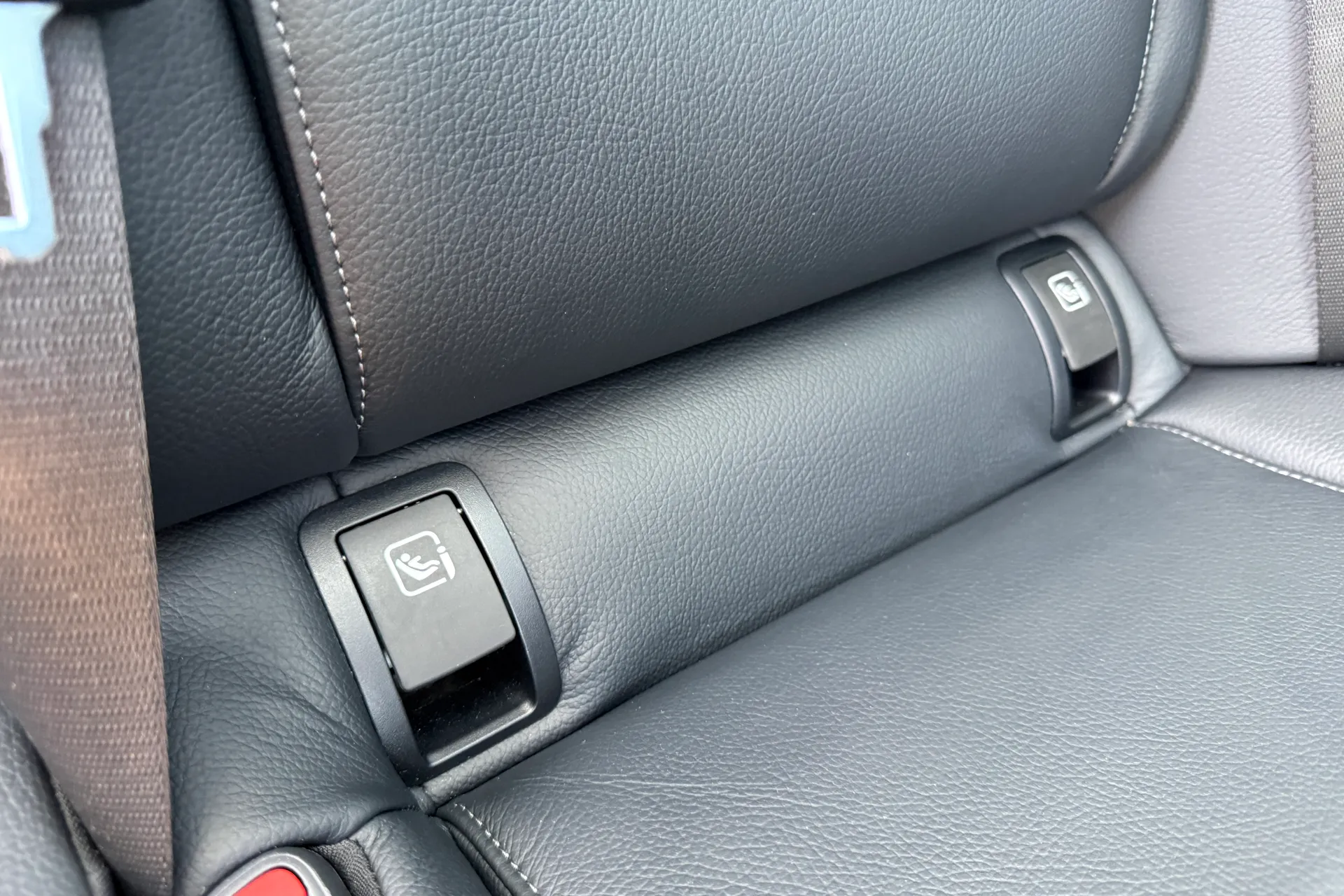 MERCEDES-BENZ E CLASS thumbnail image number 46