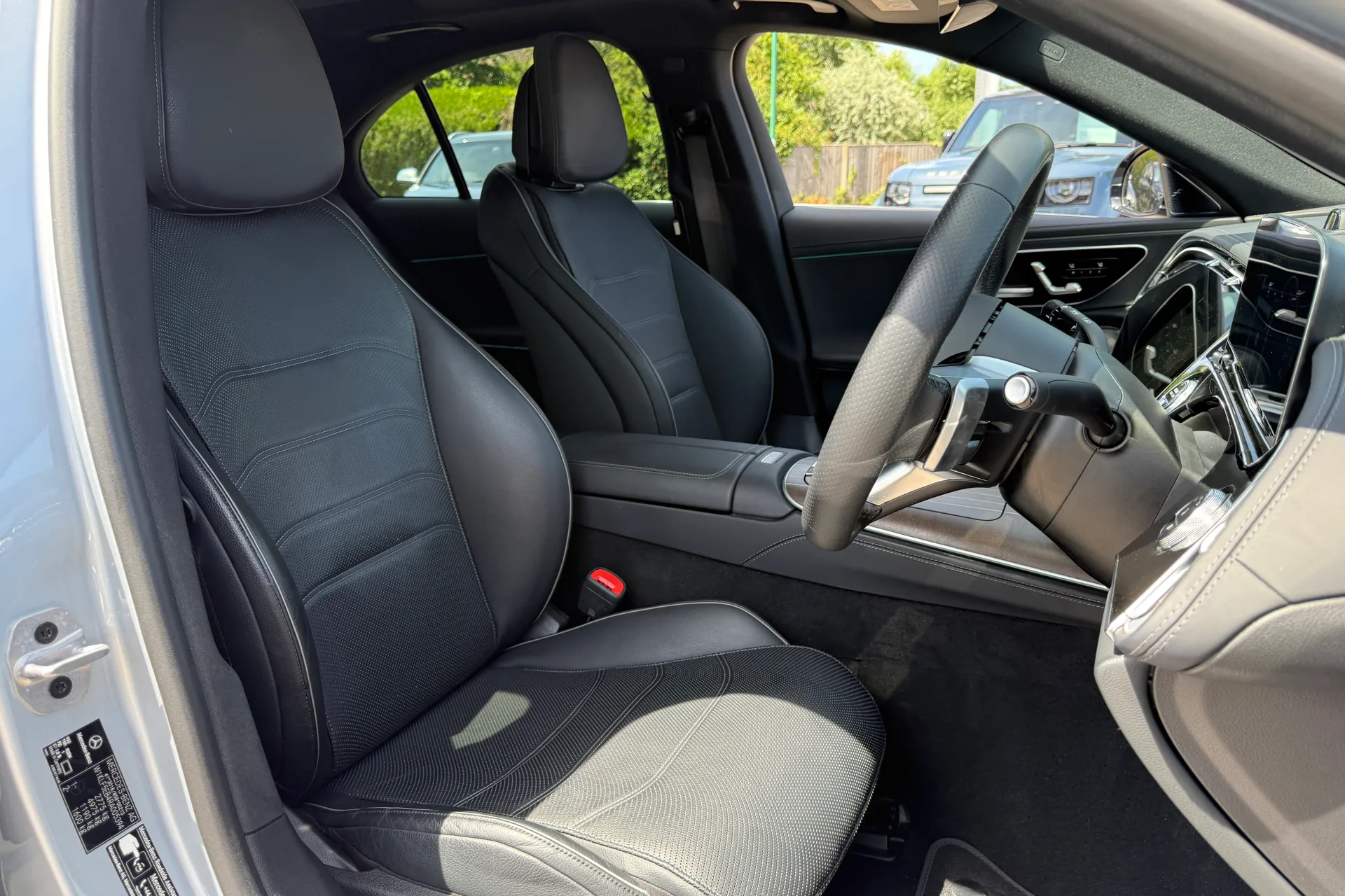 MERCEDES-BENZ E CLASS thumbnail image number 27