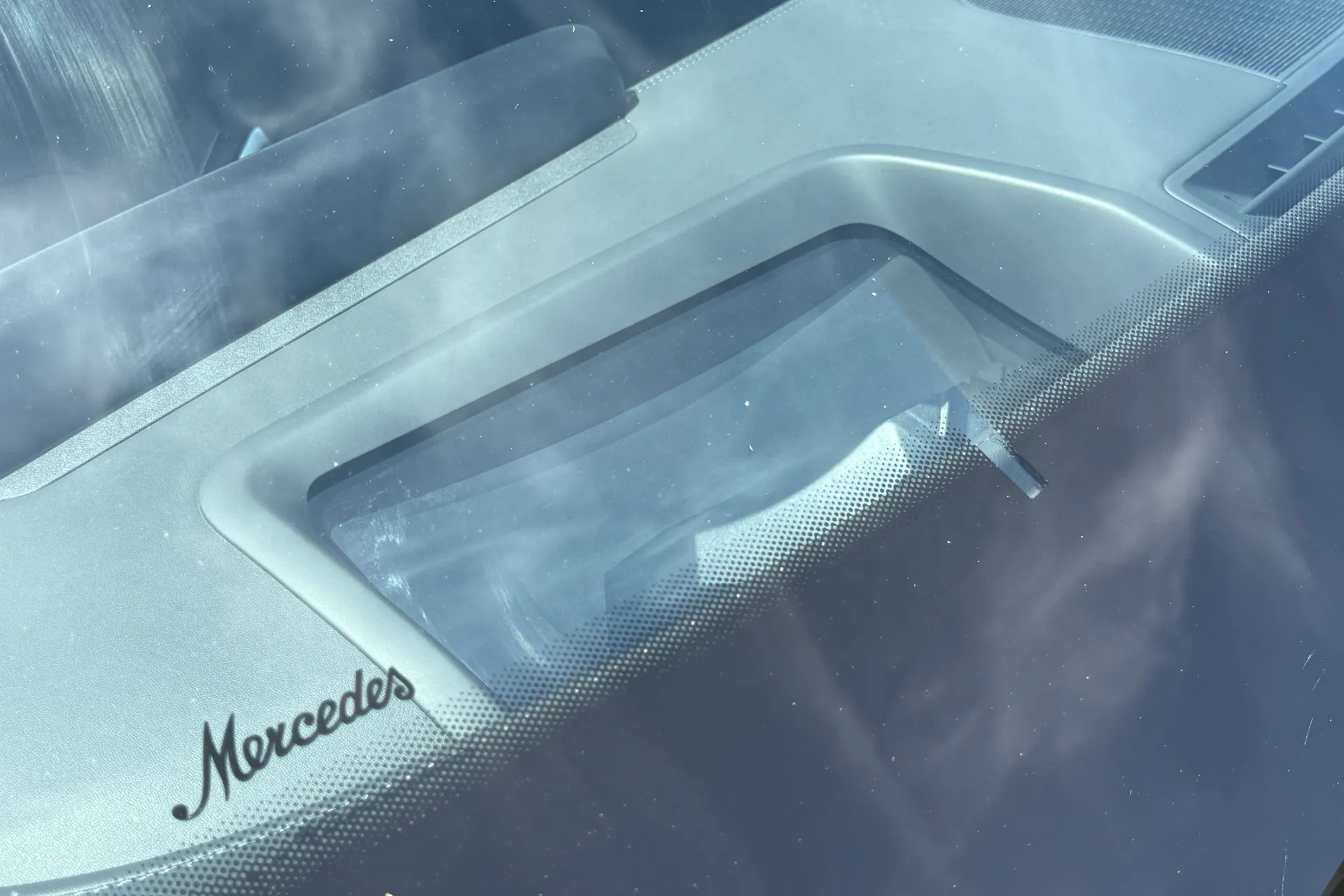 MERCEDES-BENZ E CLASS thumbnail image number 9