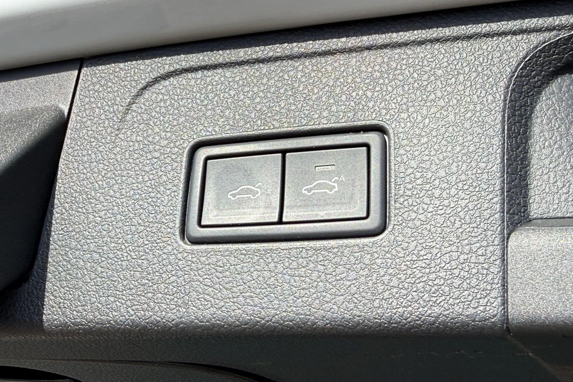 VOLKSWAGEN PASSAT thumbnail image number 33