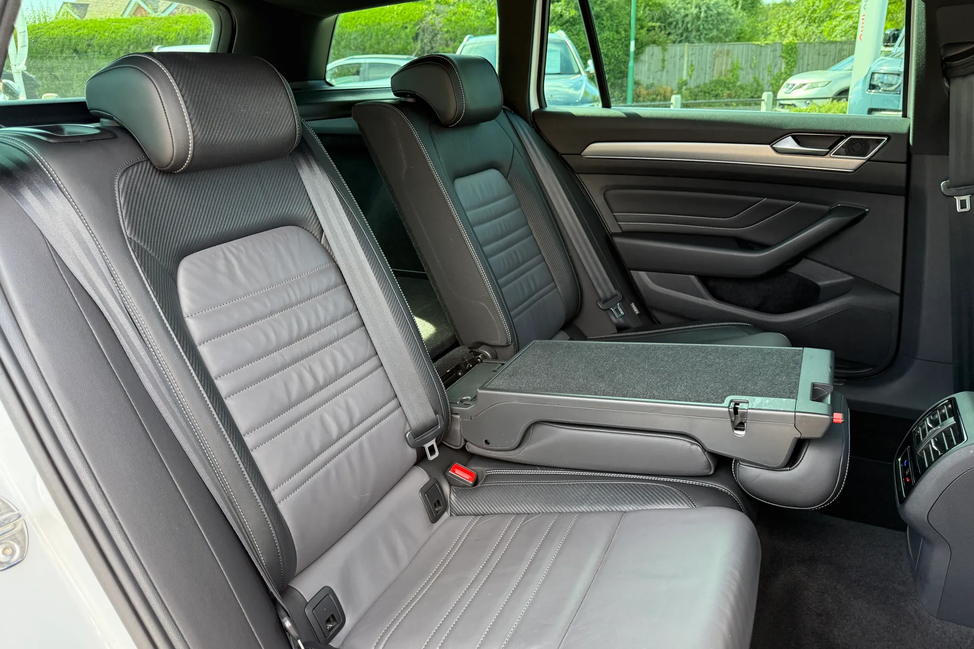 VOLKSWAGEN PASSAT thumbnail image number 42