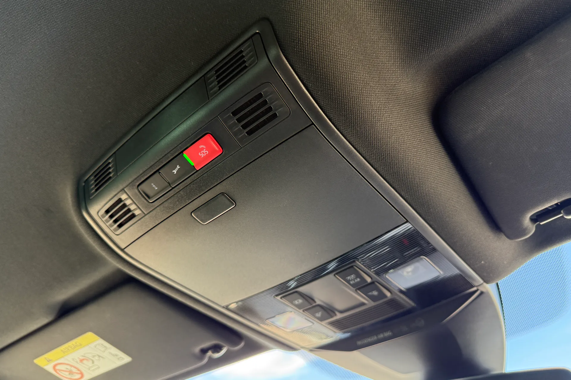 VOLKSWAGEN PASSAT thumbnail image number 14