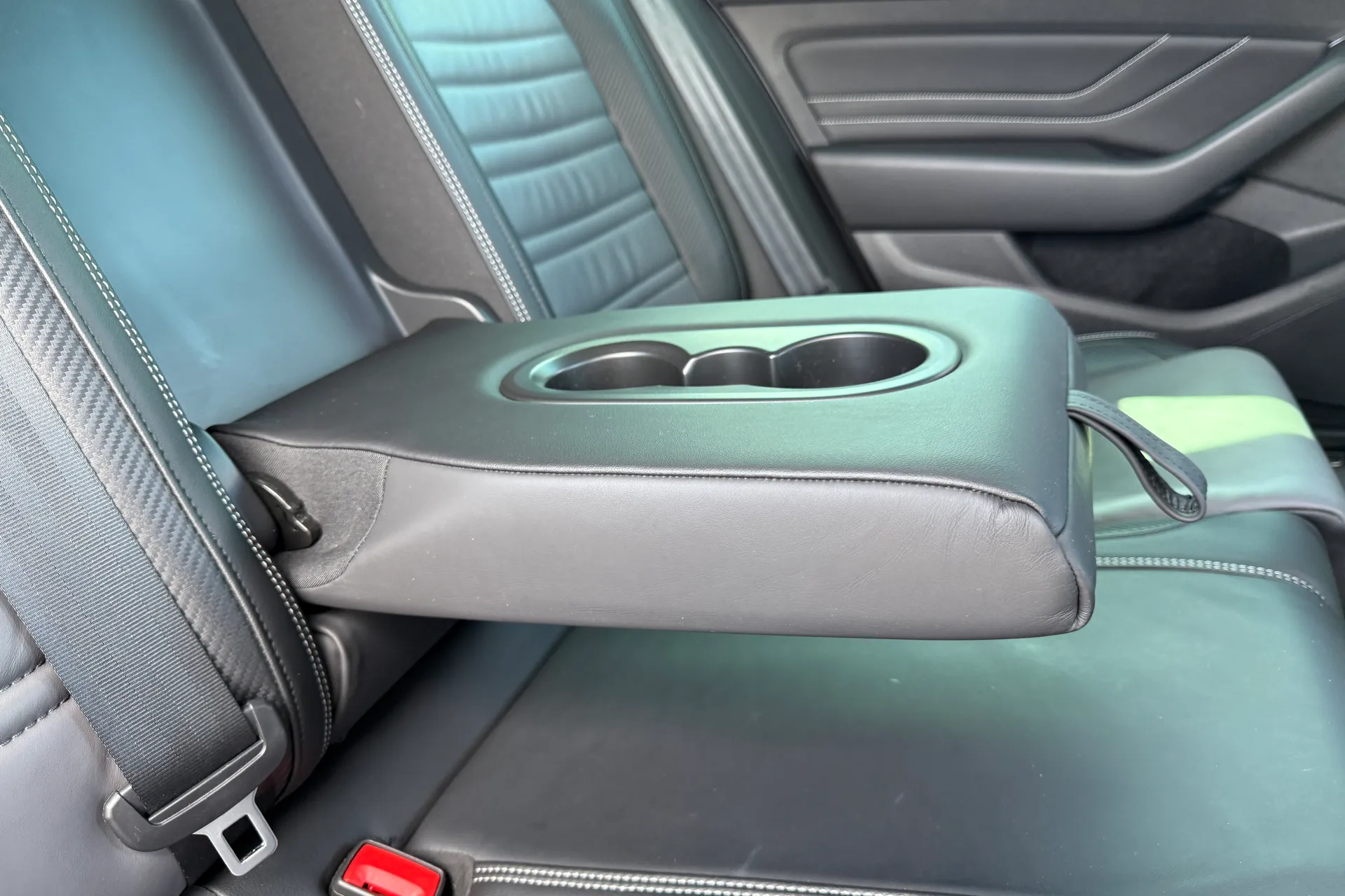 VOLKSWAGEN PASSAT thumbnail image number 41