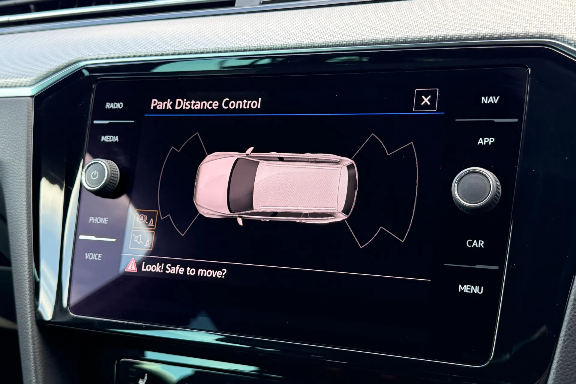 VOLKSWAGEN PASSAT thumbnail image number 5
