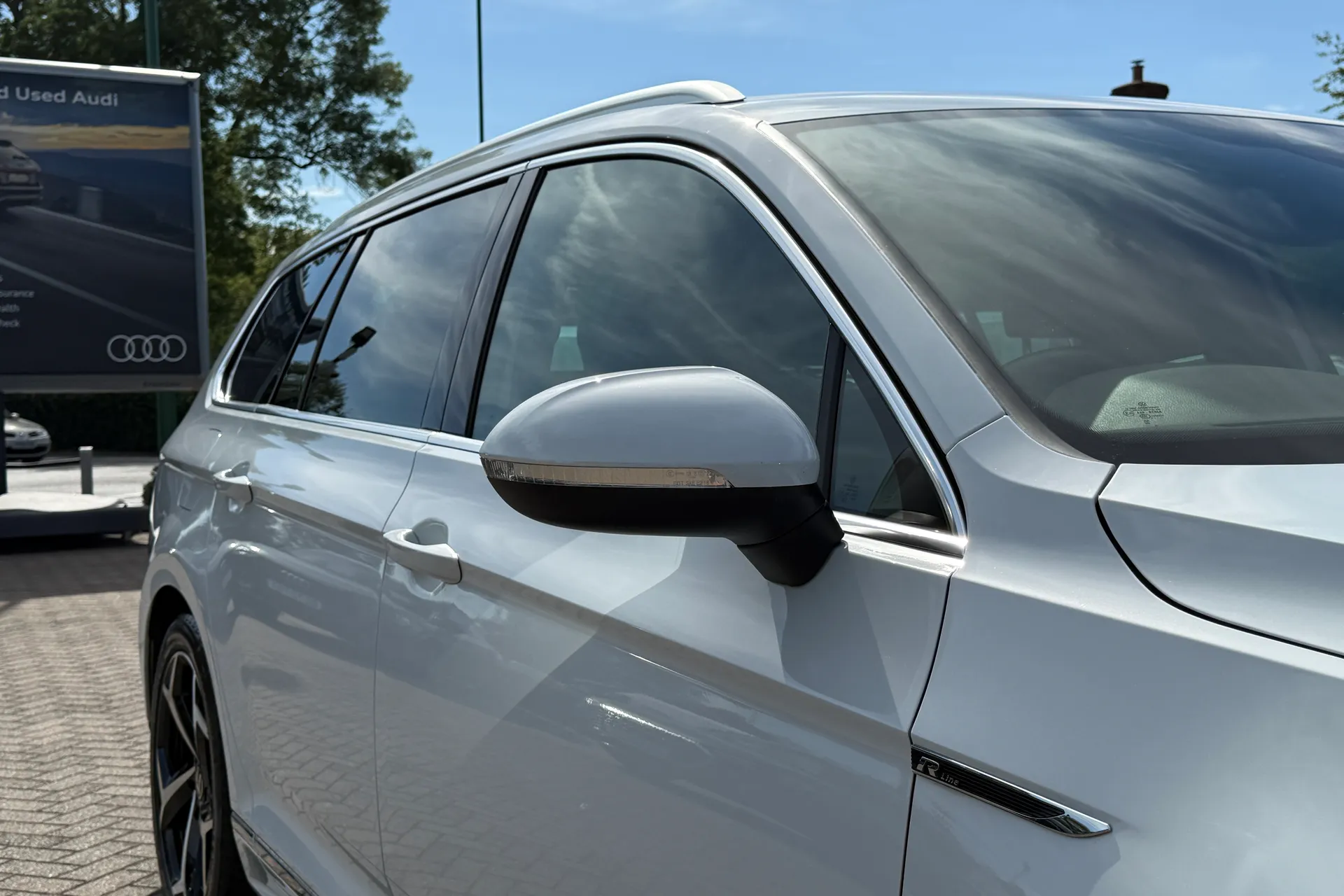 VOLKSWAGEN PASSAT thumbnail image number 45