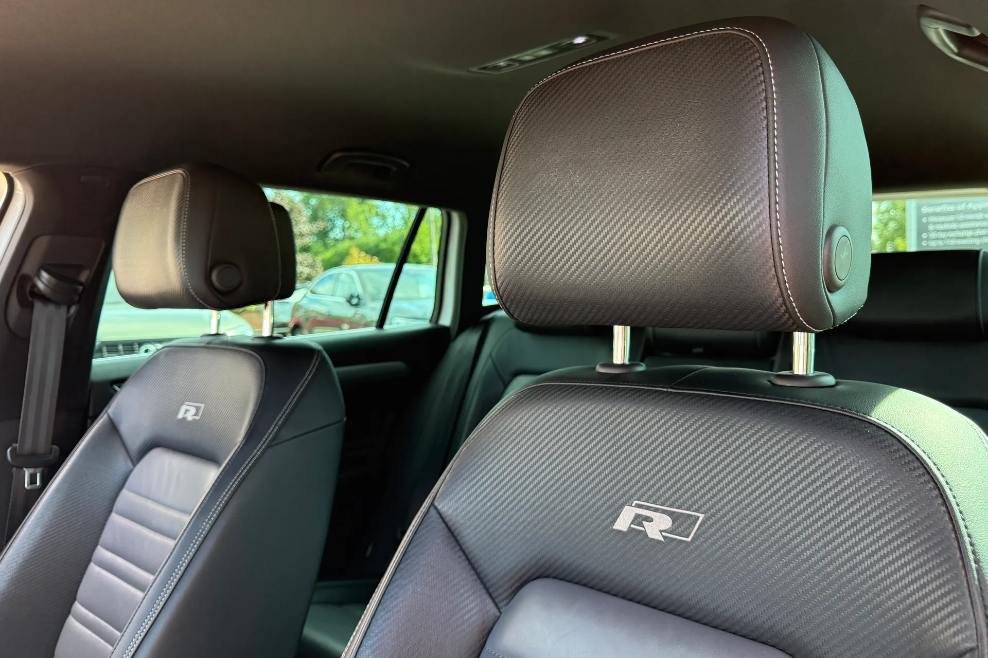 VOLKSWAGEN PASSAT thumbnail image number 25