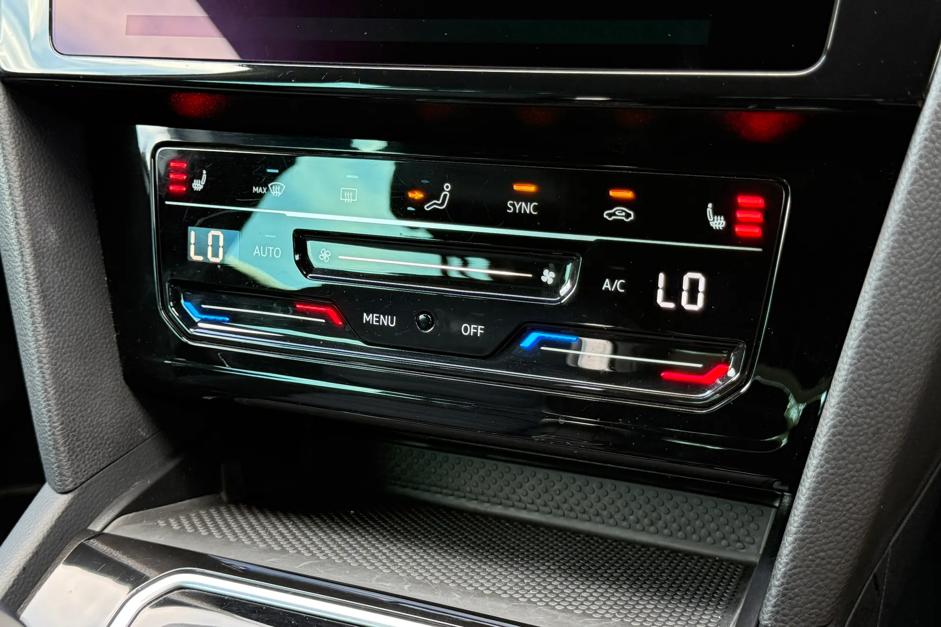 VOLKSWAGEN PASSAT thumbnail image number 12