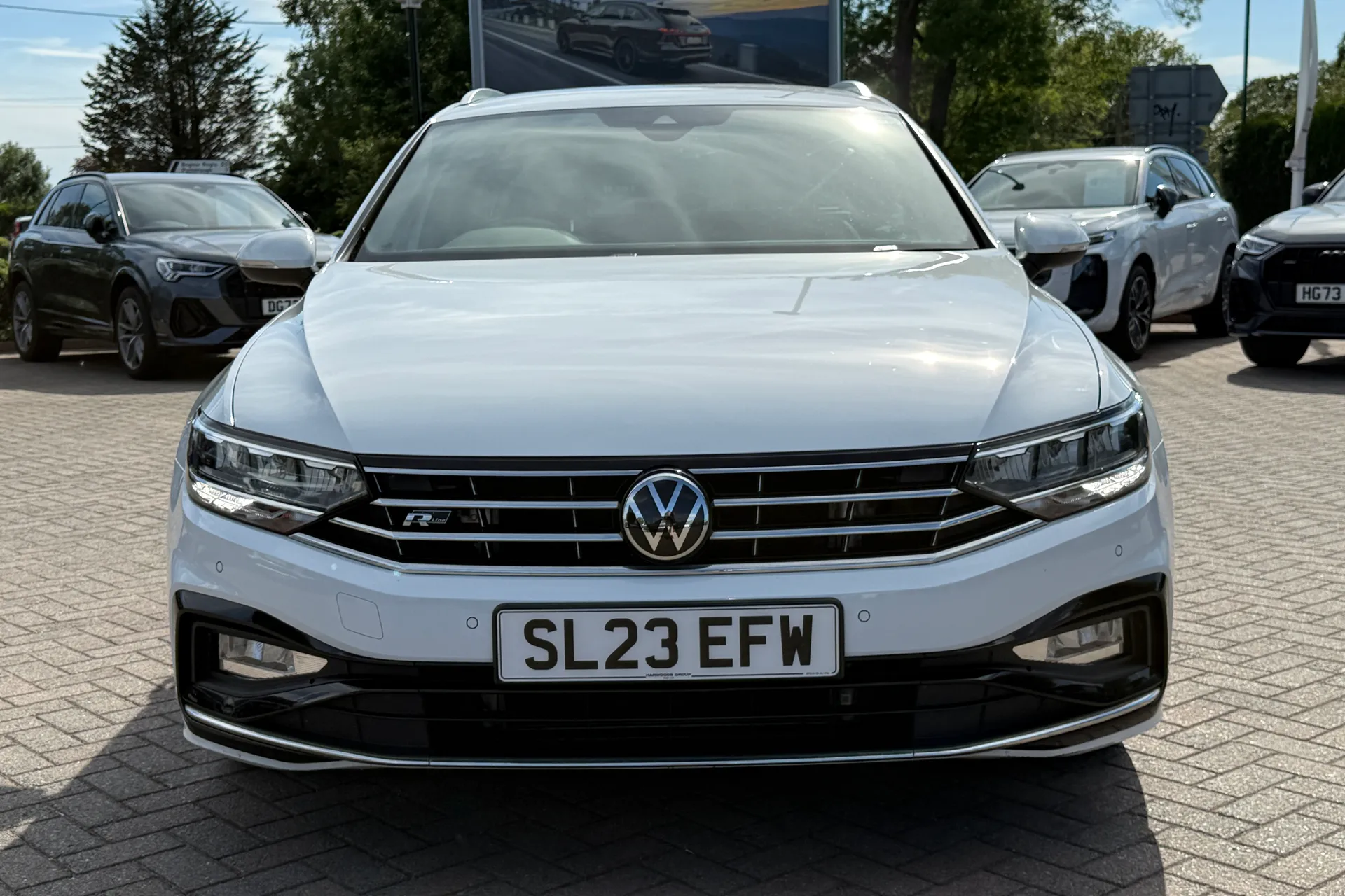 VOLKSWAGEN PASSAT thumbnail image number 19