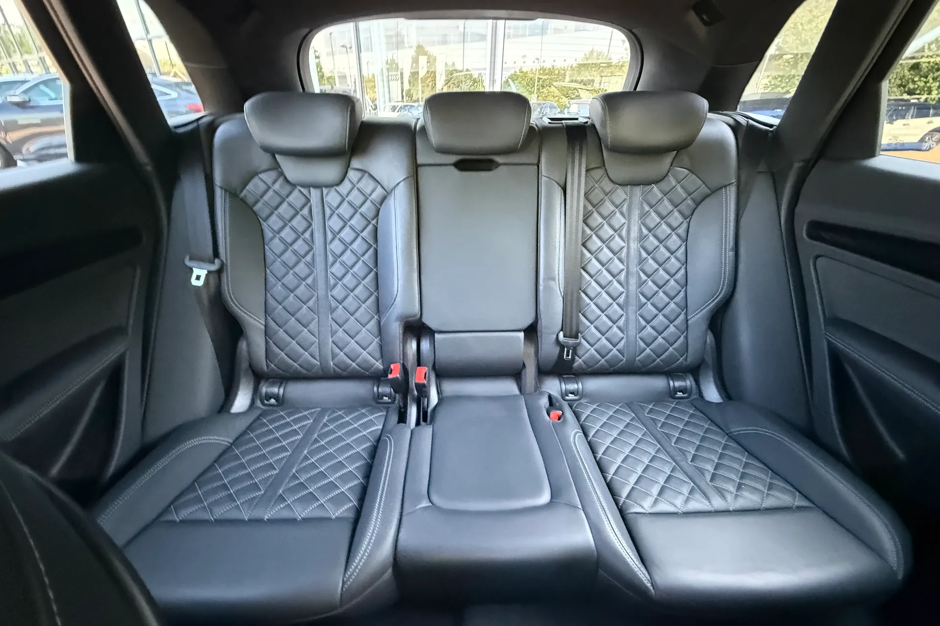 Audi Q5 thumbnail image number 21
