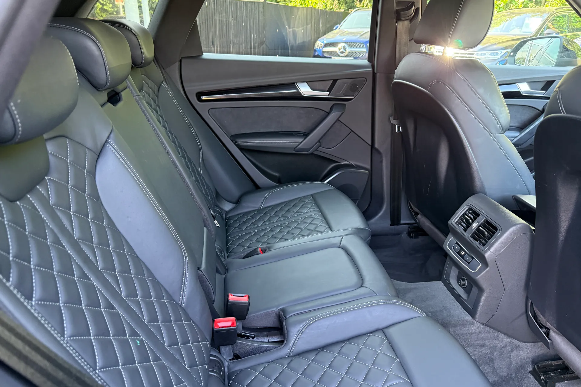 Audi Q5 thumbnail image number 35