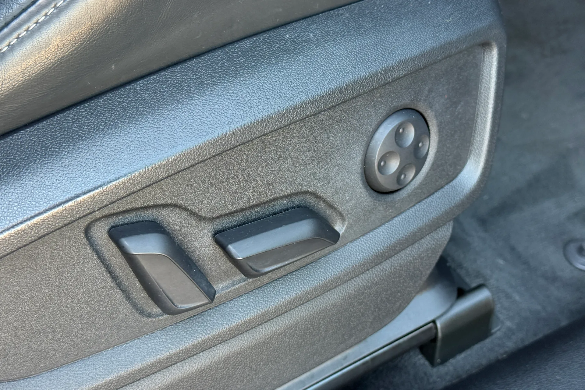 Audi Q5 thumbnail image number 16