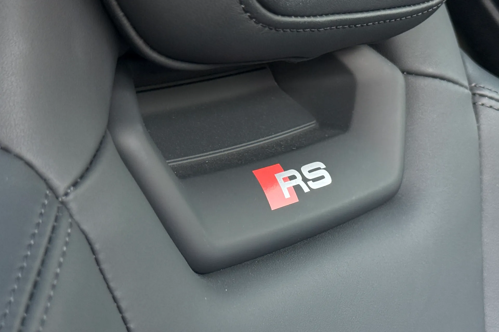 Audi RS e-tron GT thumbnail image number 64