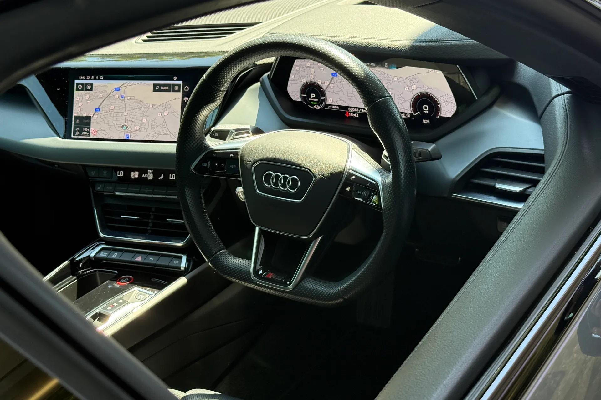 Audi RS e-tron GT thumbnail image number 20