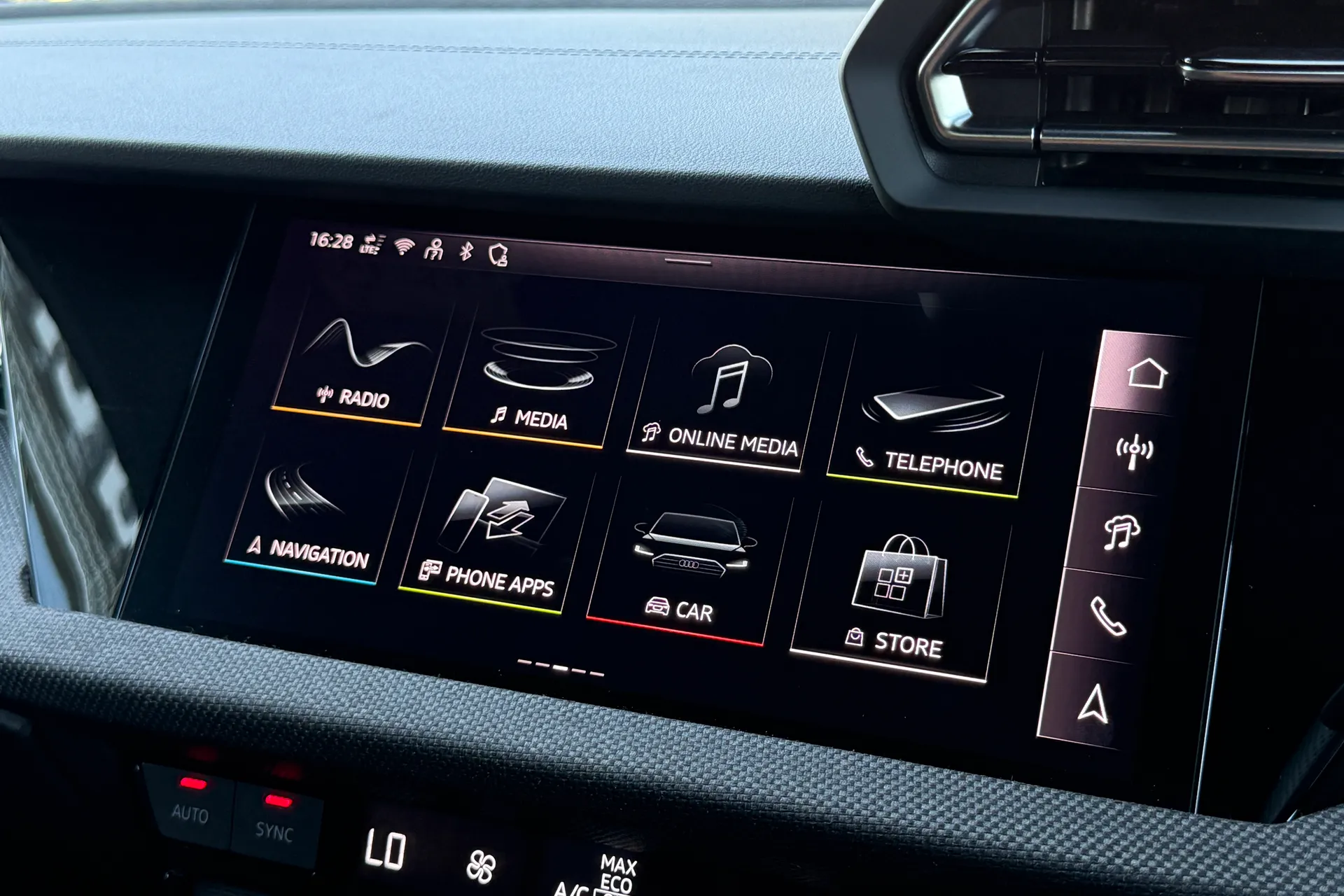 Audi A3 thumbnail image number 35