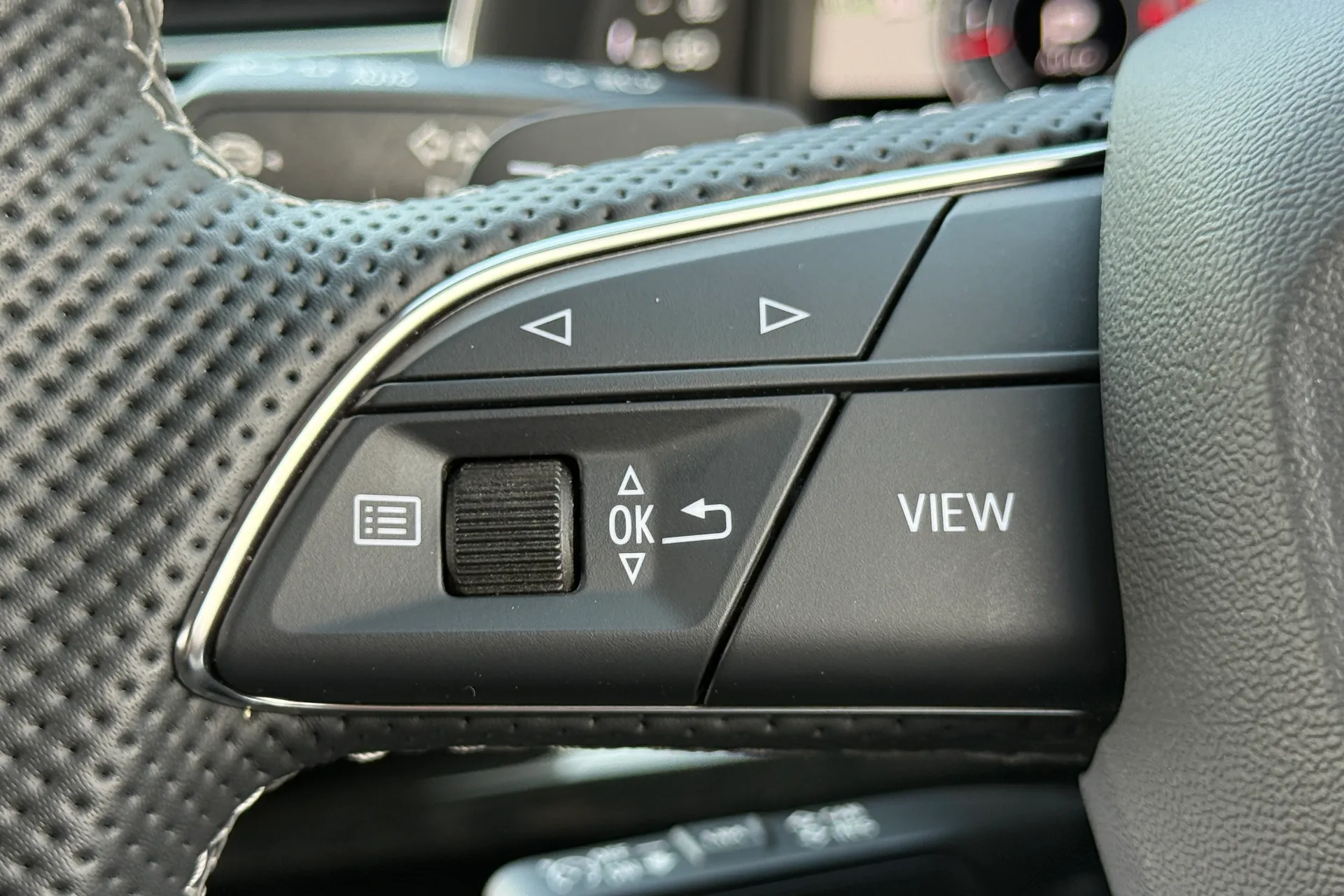 Audi Q7 thumbnail image number 30