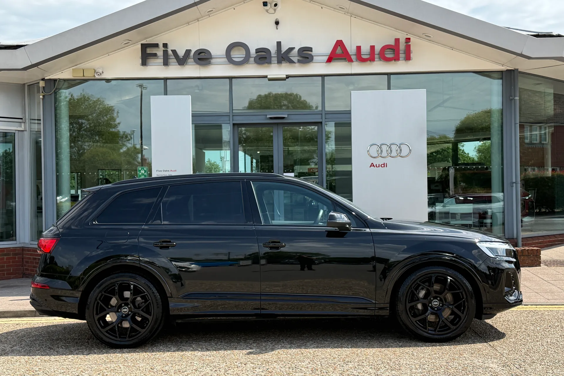 Audi Q7 thumbnail image number 2