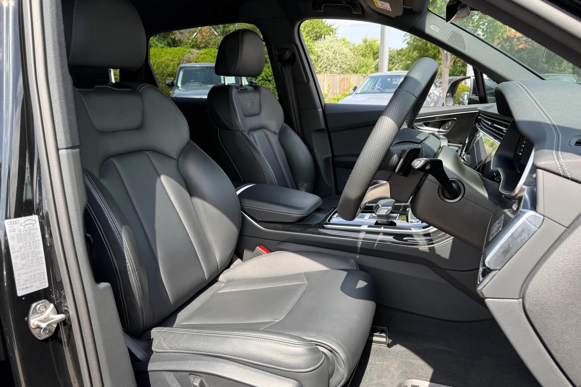 Audi Q7 thumbnail image number 36