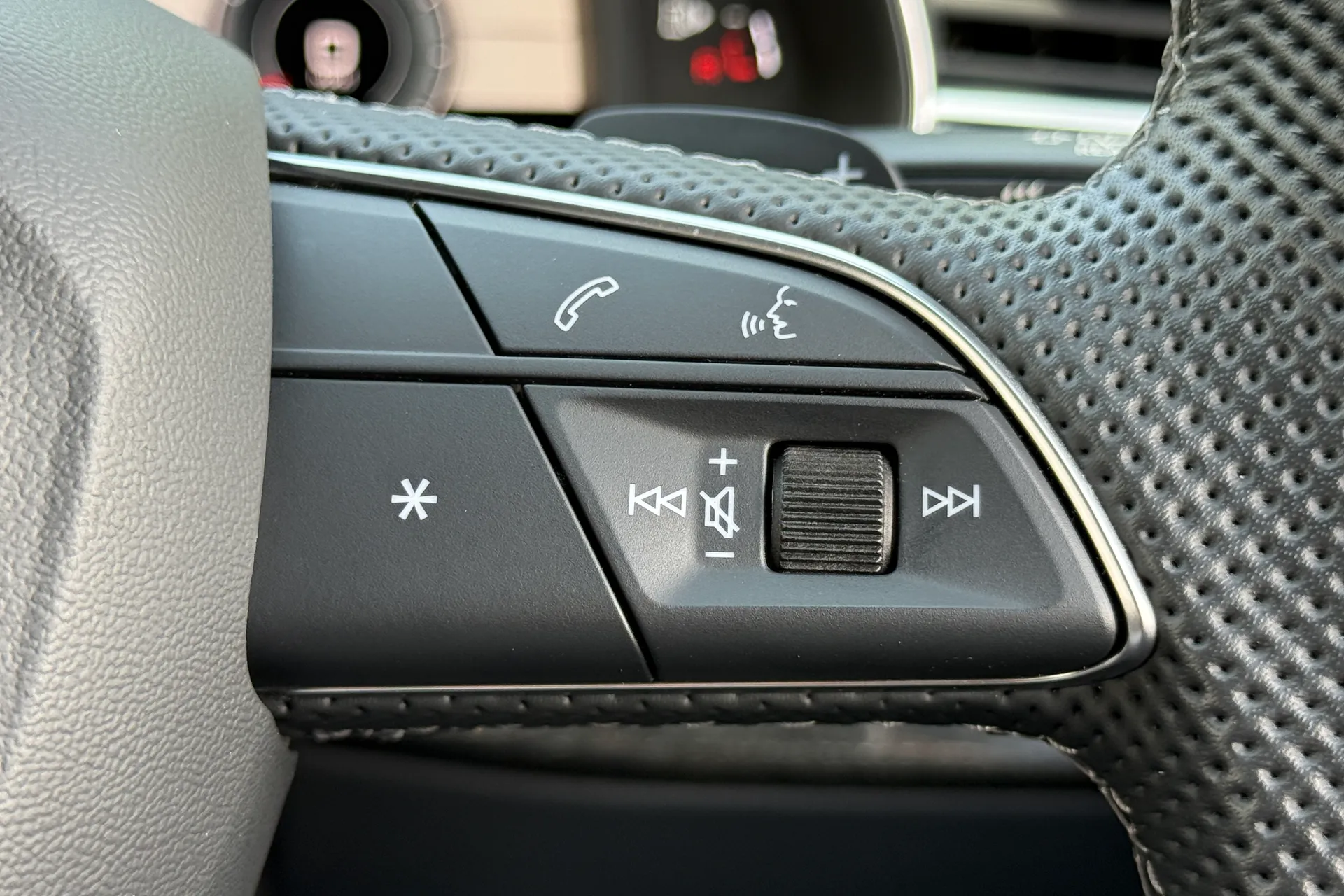 Audi Q7 thumbnail image number 31