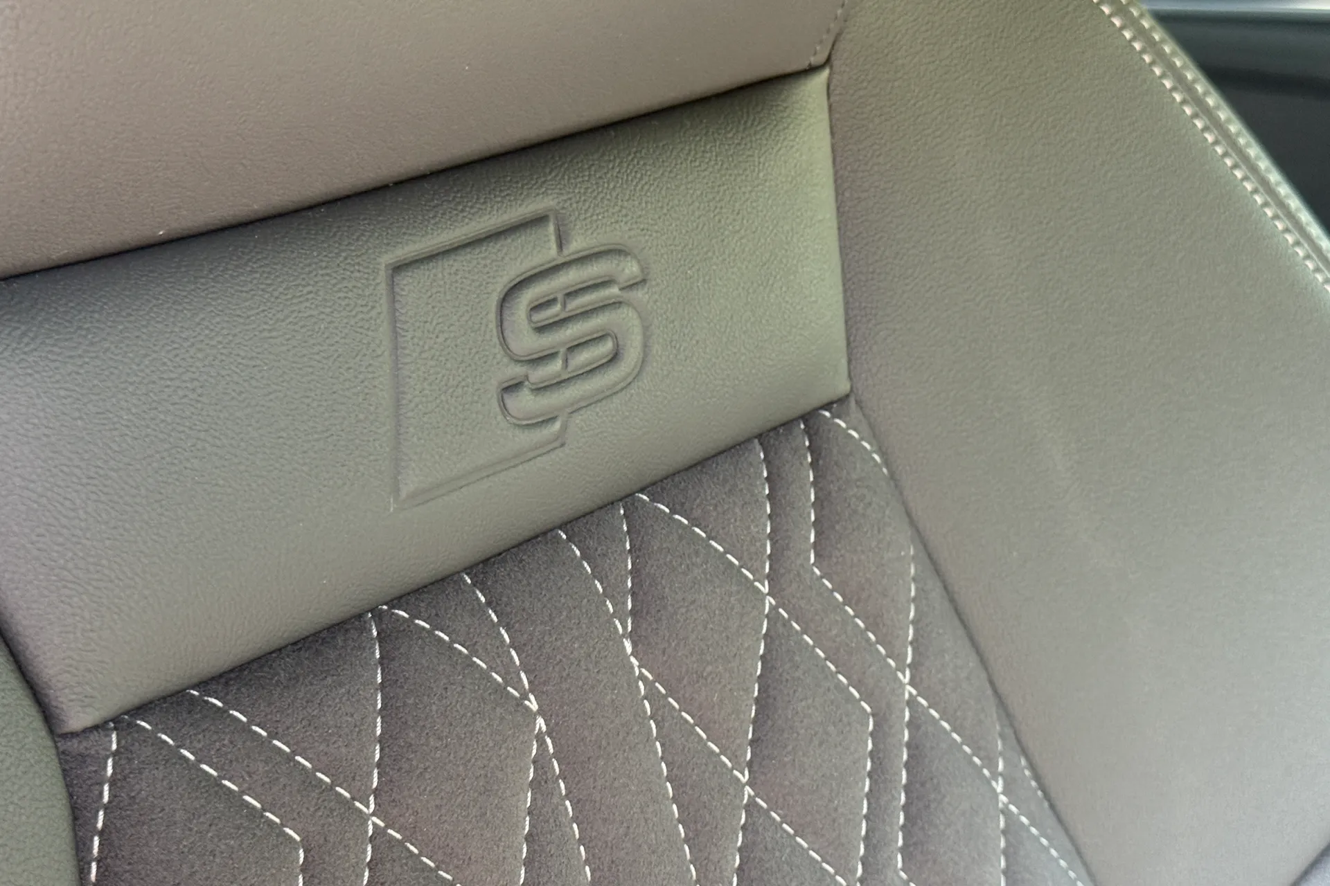 Audi A3 thumbnail image number 35