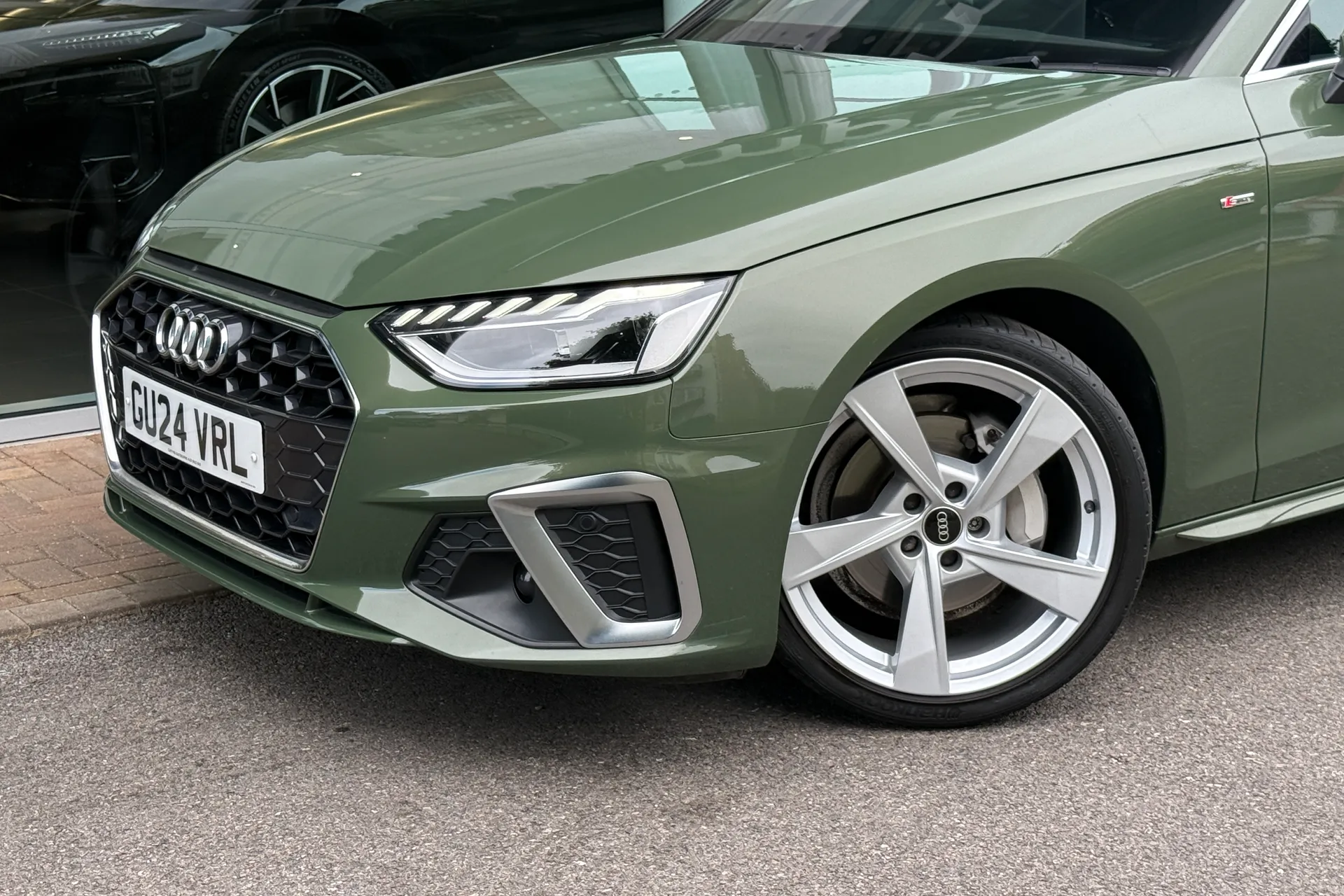 Audi A4 thumbnail image number 56