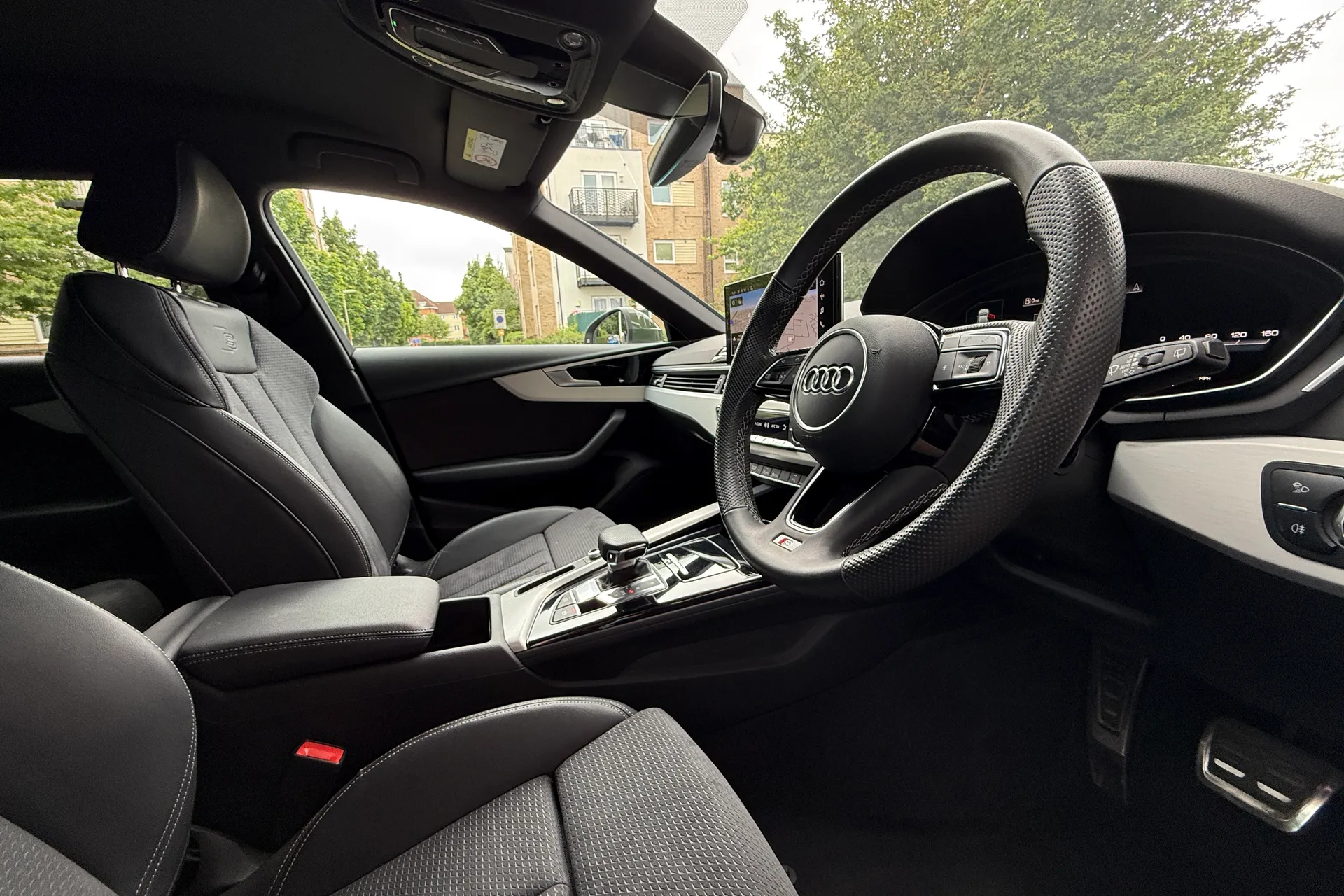 Audi A4 thumbnail image number 12
