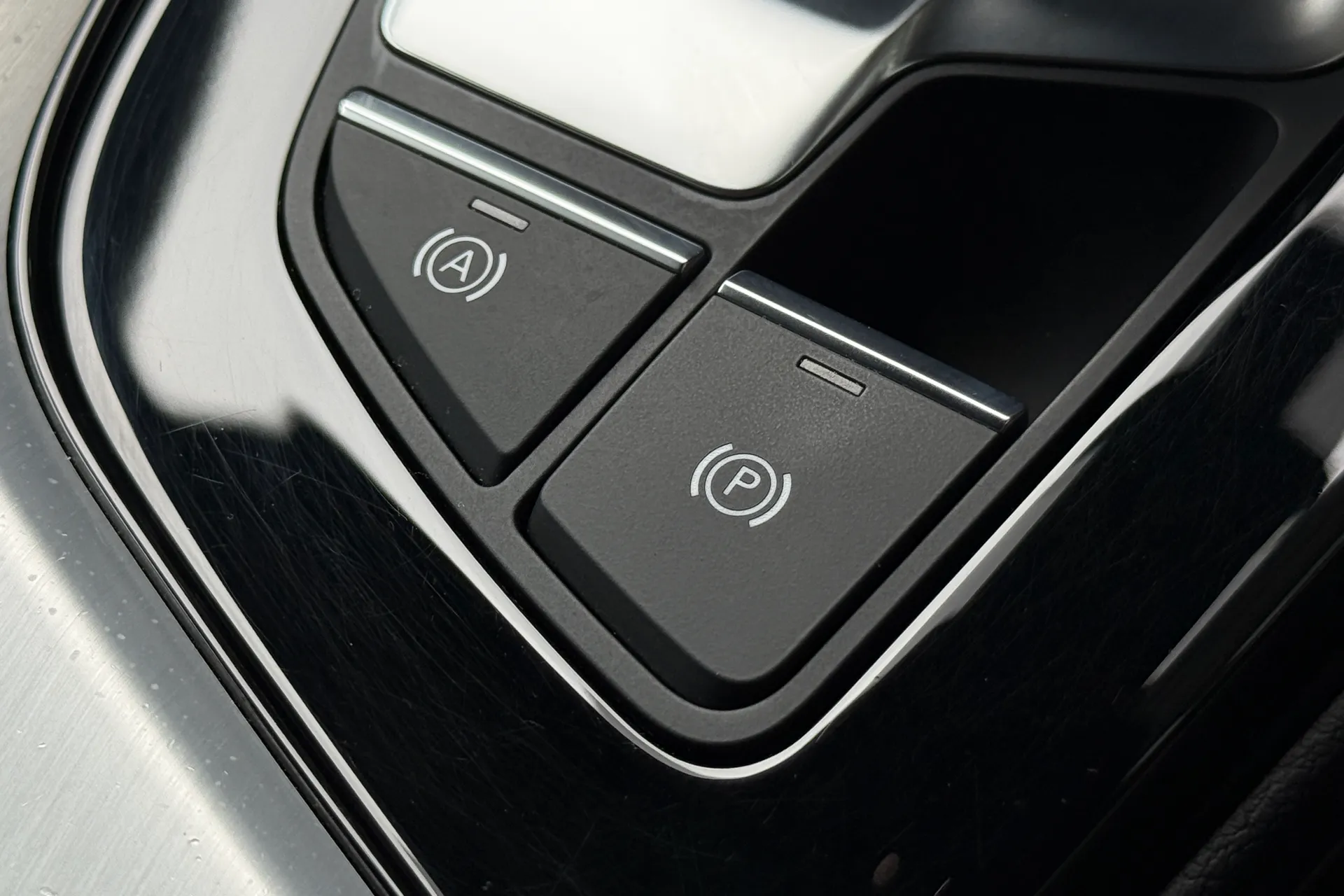 Audi A4 thumbnail image number 27