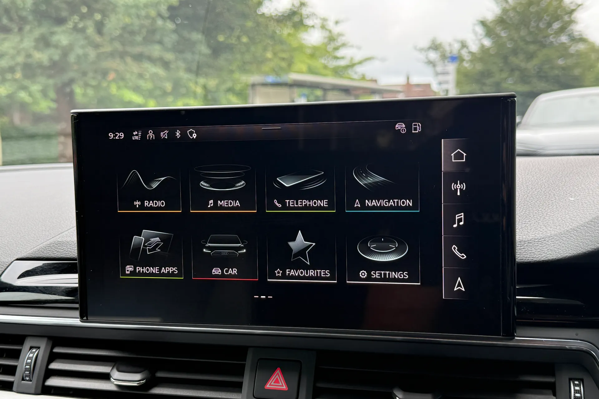 Audi A4 thumbnail image number 20
