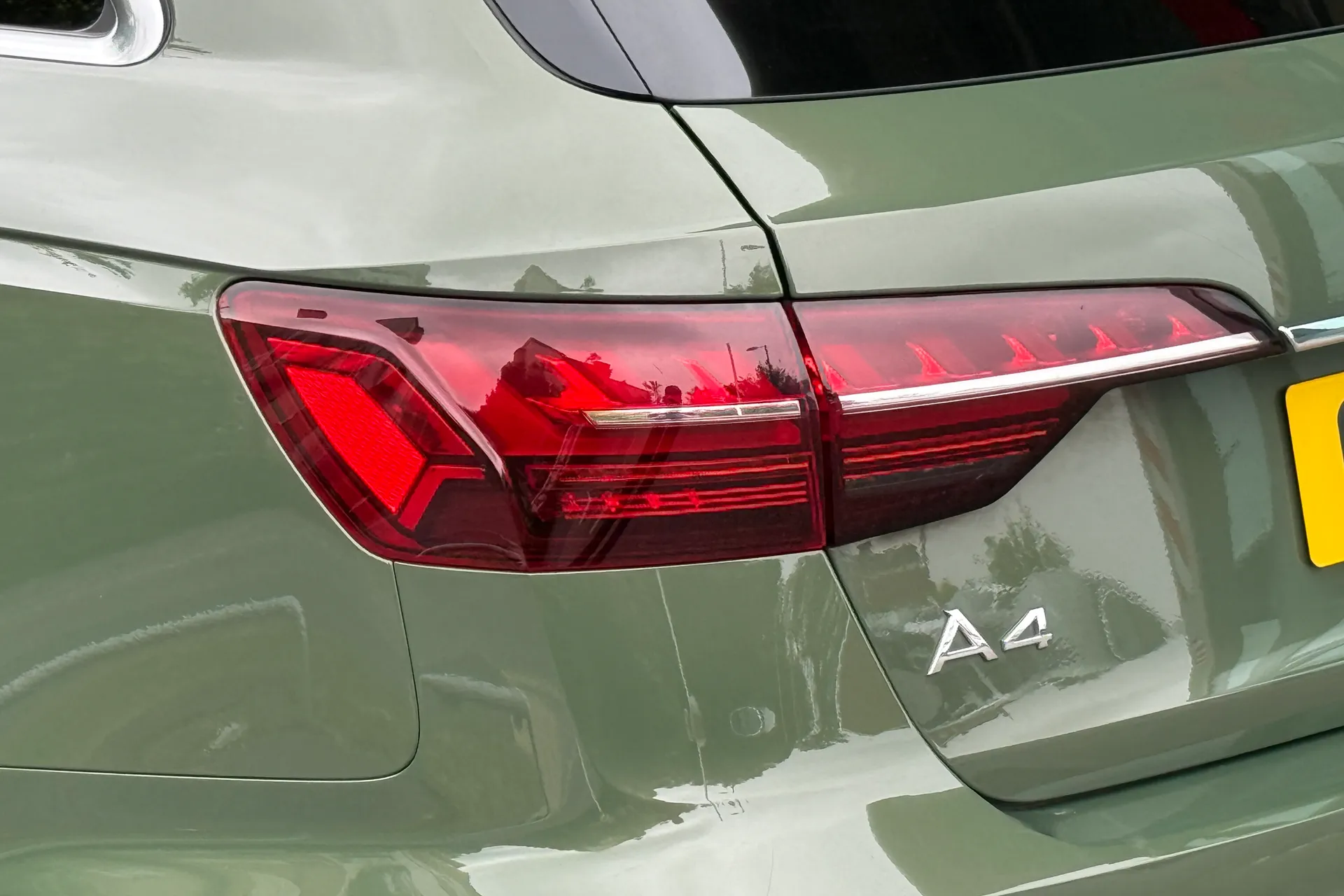 Audi A4 thumbnail image number 46