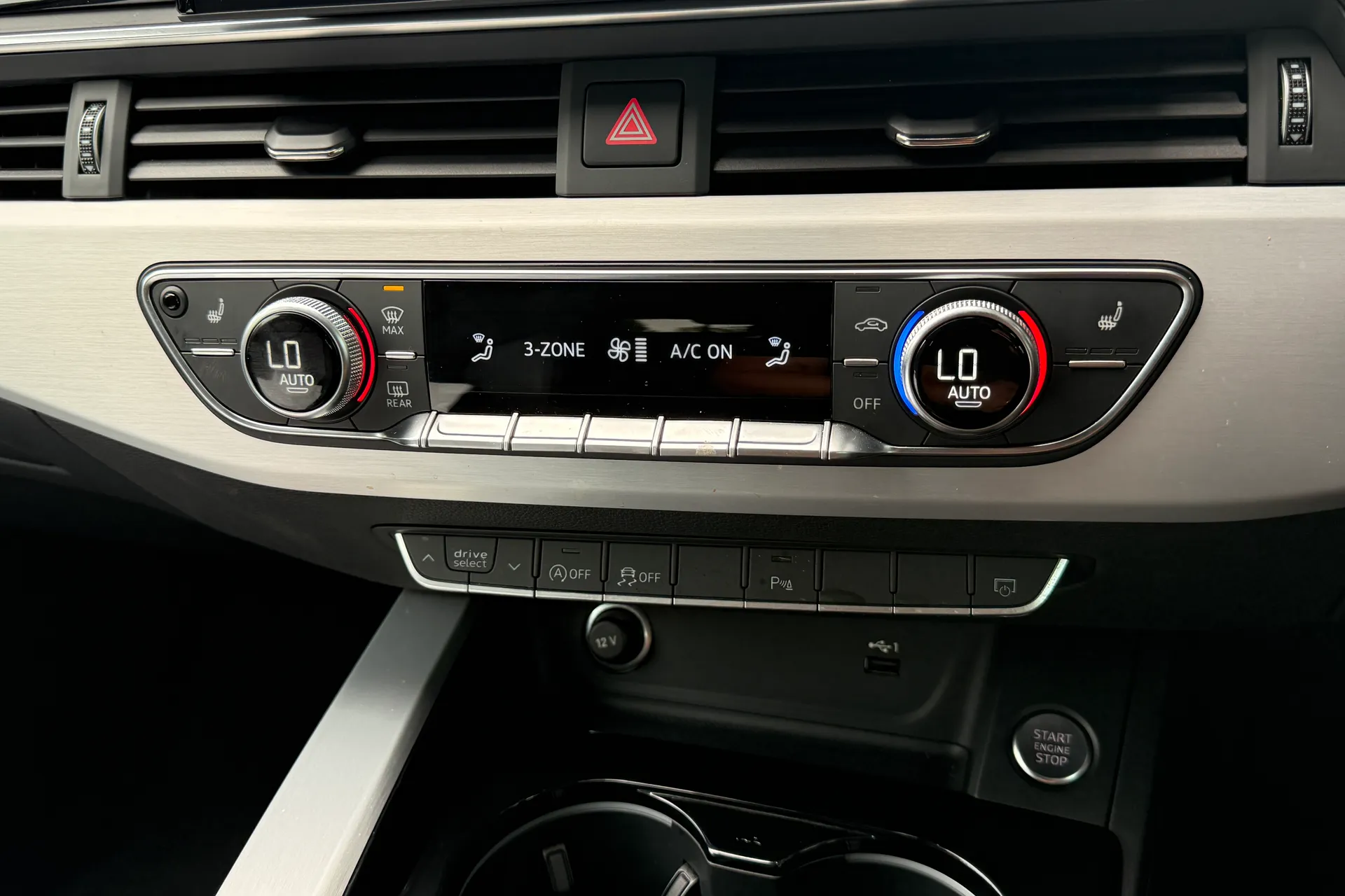 Audi A4 thumbnail image number 23