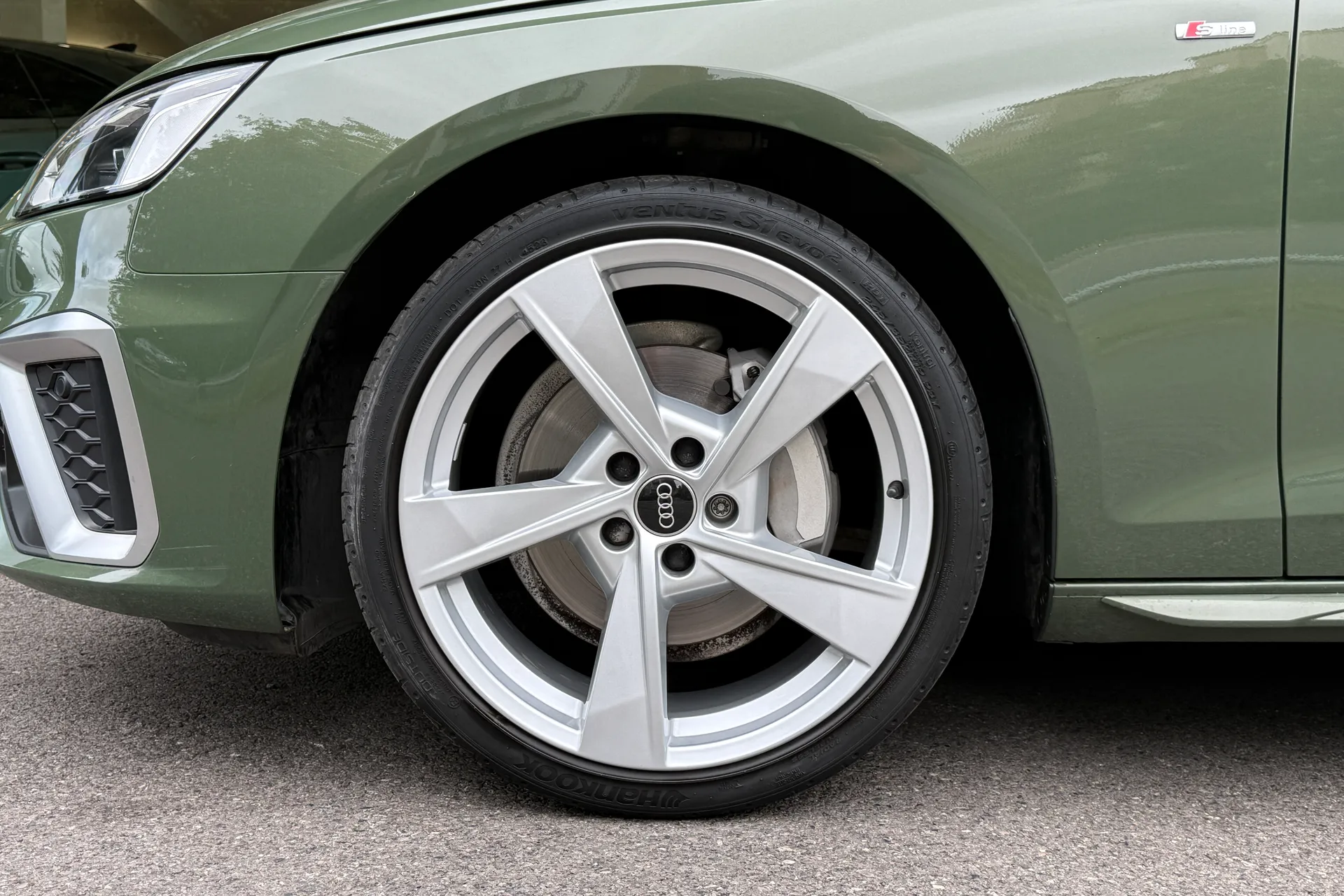 Audi A4 thumbnail image number 11