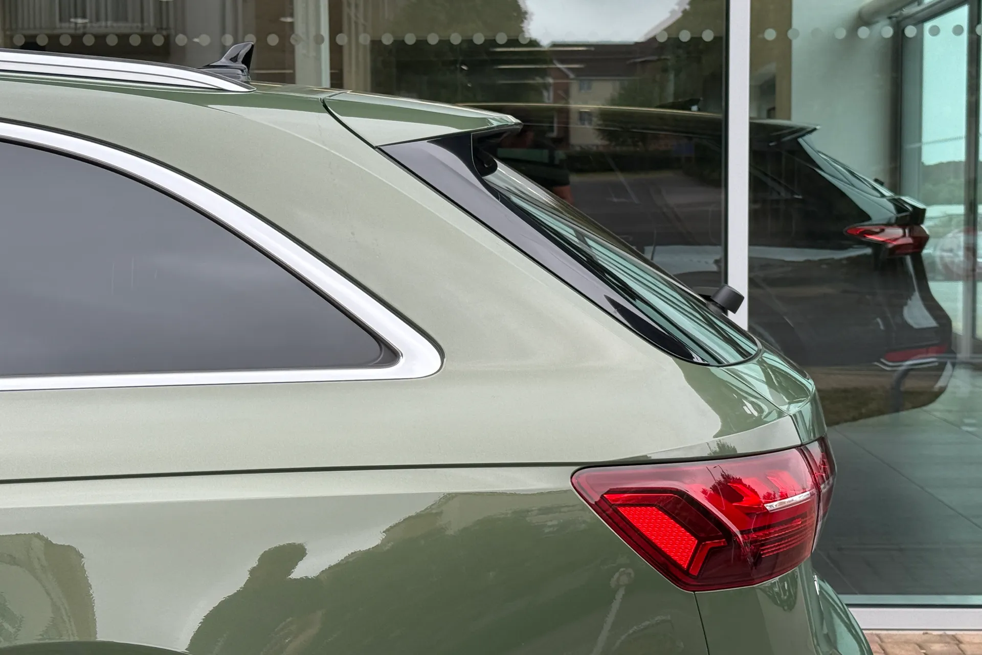 Audi A4 thumbnail image number 47