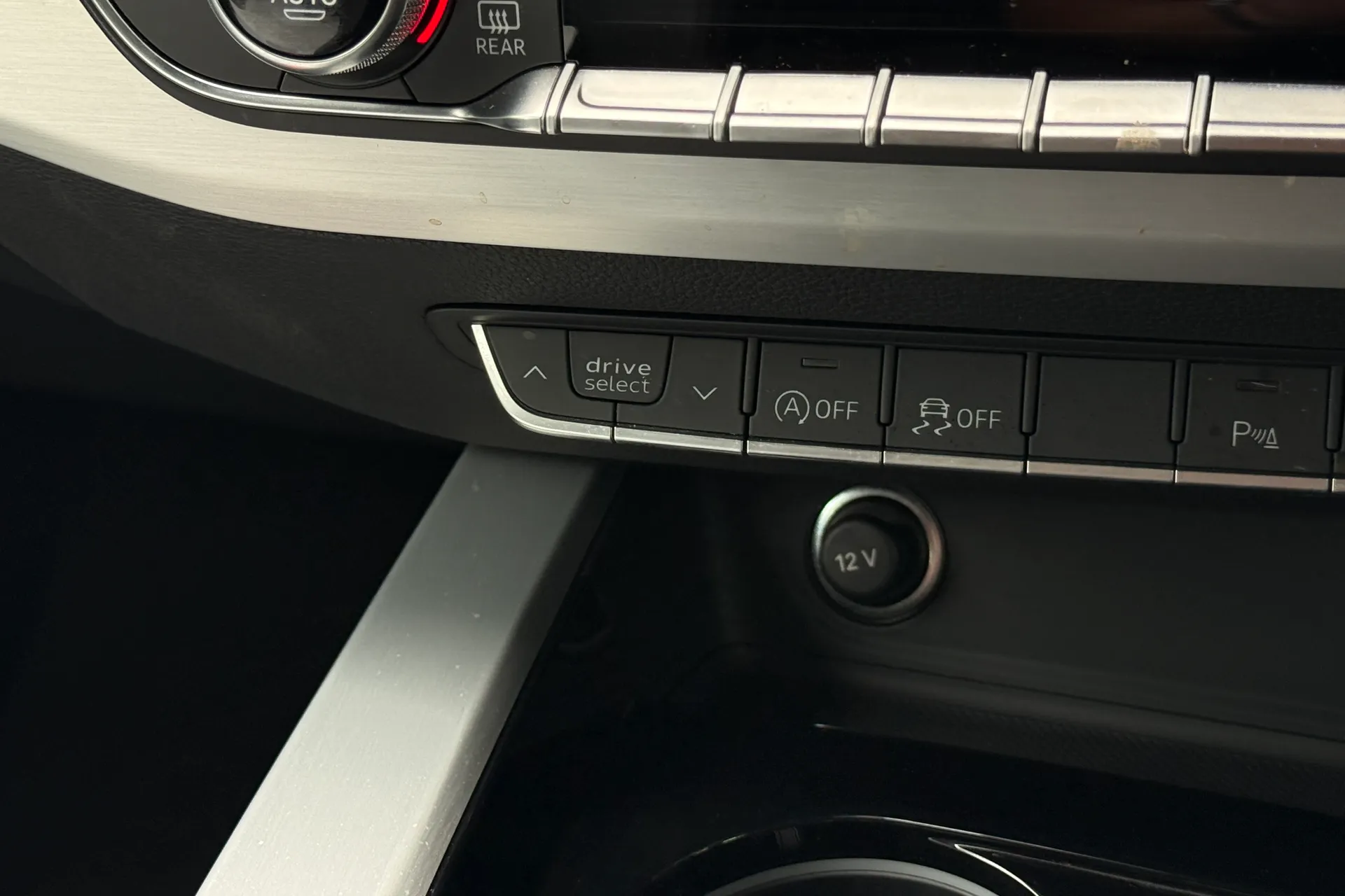 Audi A4 thumbnail image number 24