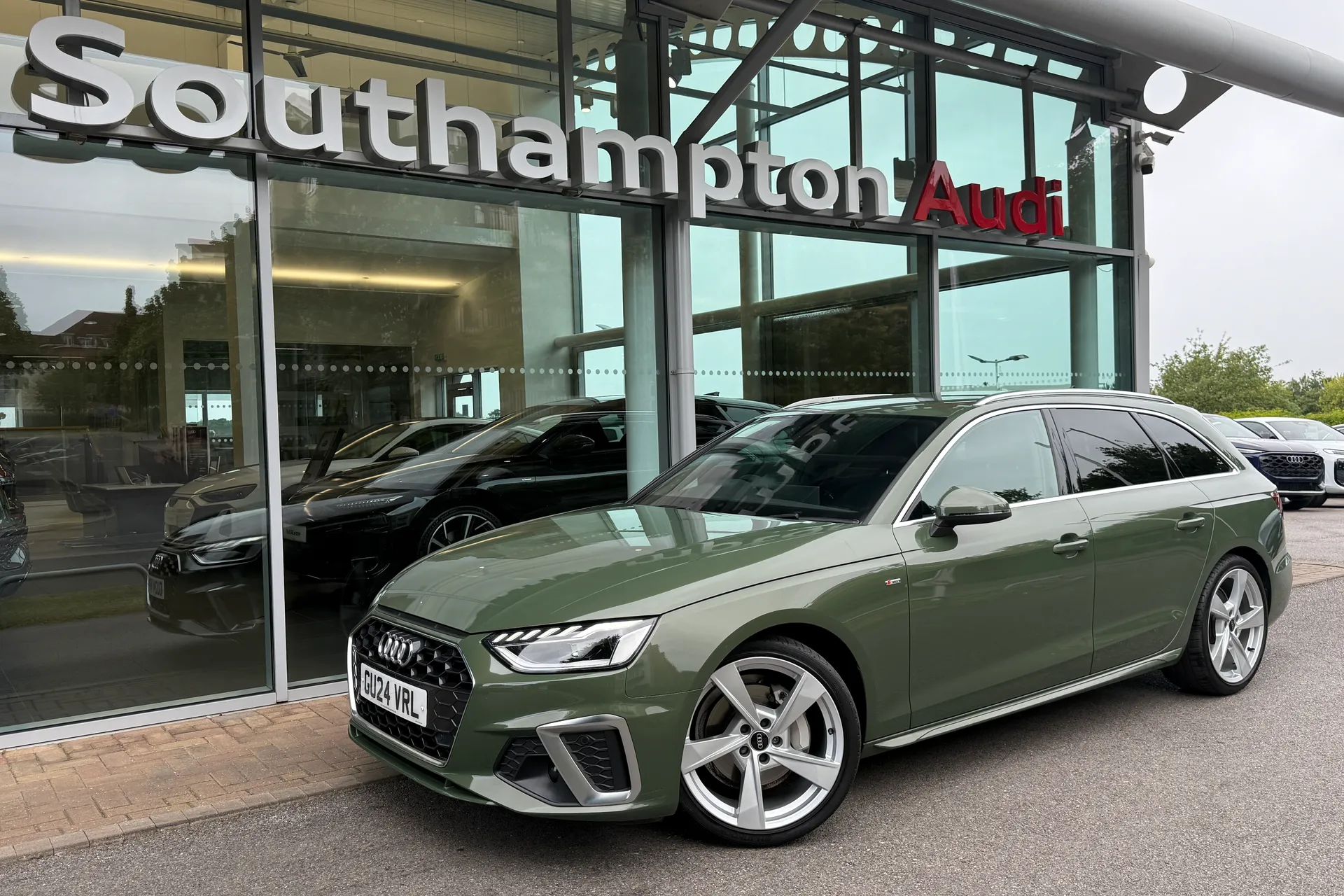 Audi A4 thumbnail image number 57