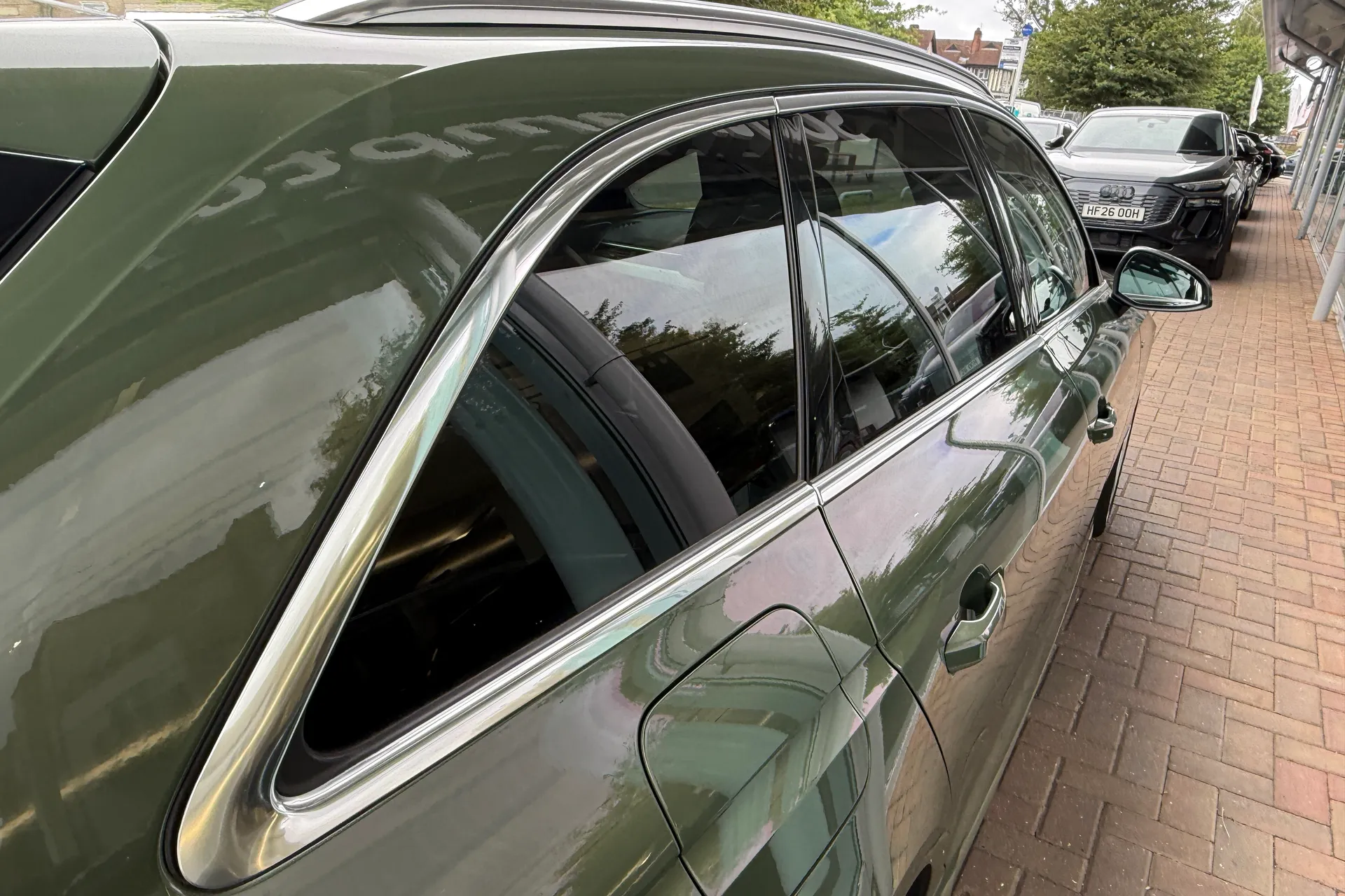 Audi A4 thumbnail image number 36
