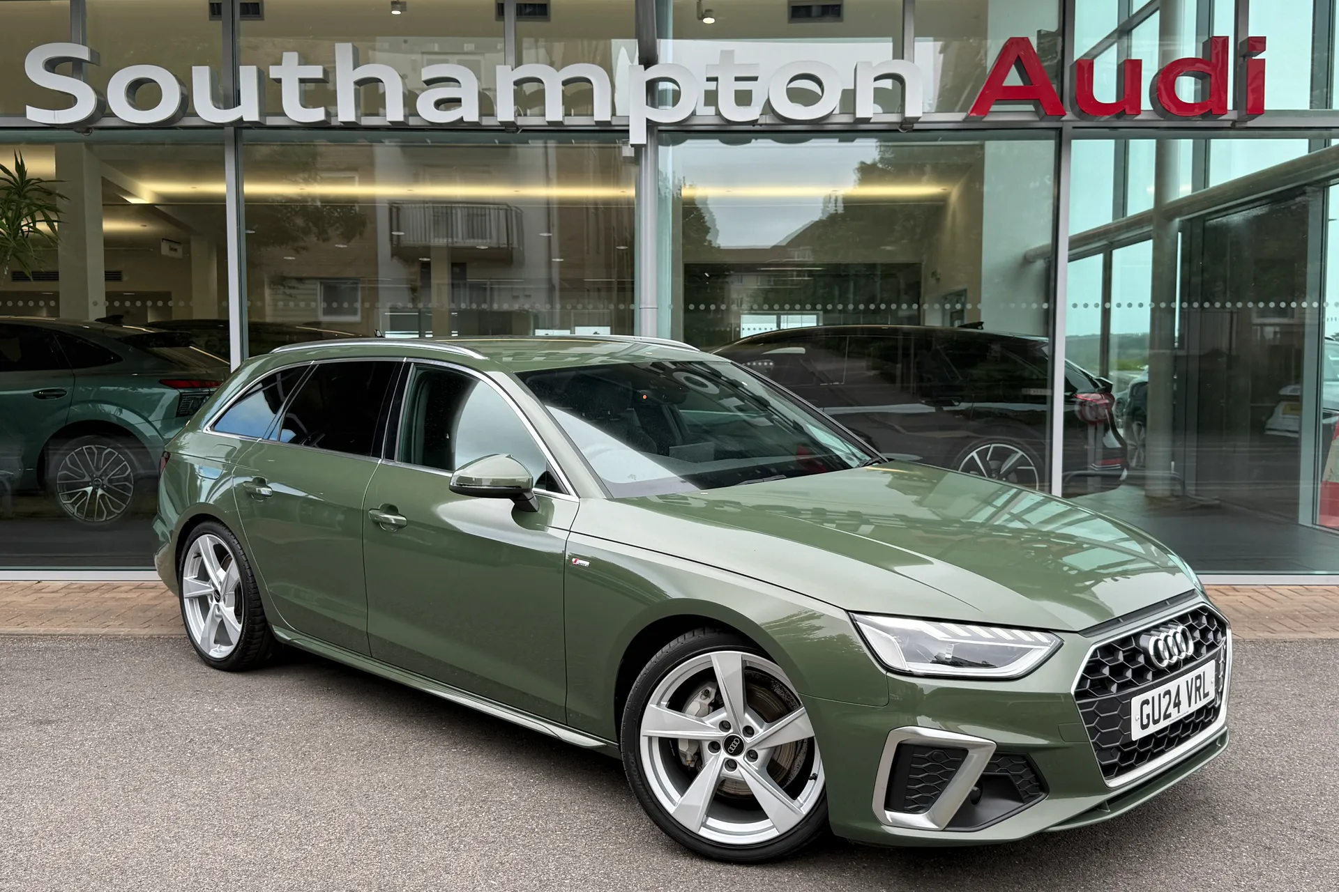 Audi A4 thumbnail image number 59