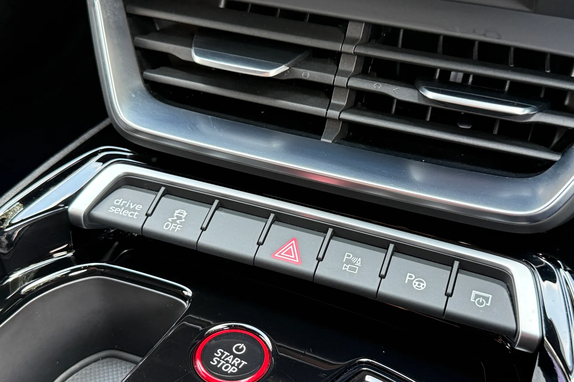 Audi RS e-tron GT thumbnail image number 39