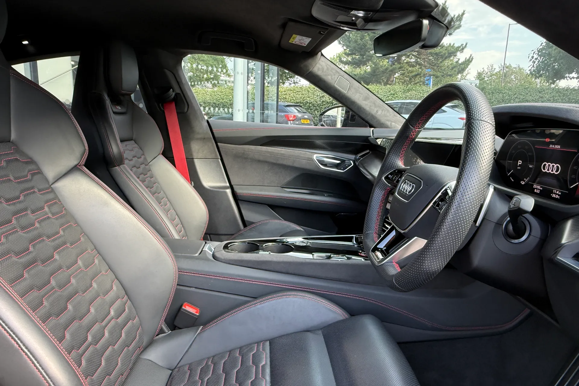 Audi RS e-tron GT thumbnail image number 34