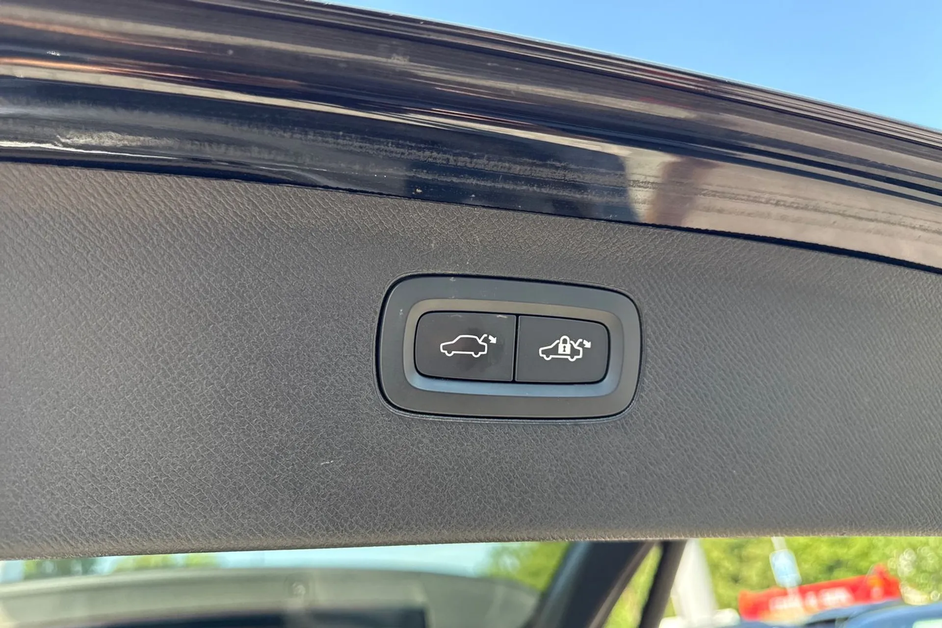 Volvo XC90 thumbnail image number 24